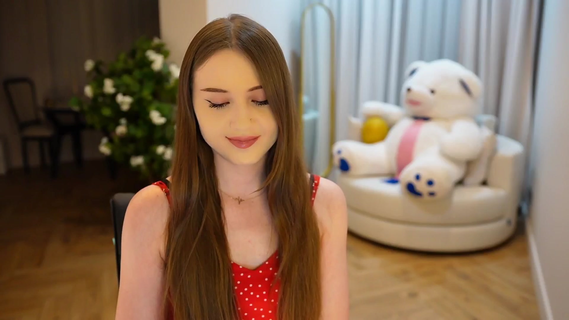 Gallery image thumbnail from Innocent_Soul's myfreecams stream on, 11/13/2024, 19:04 image 4 of 20