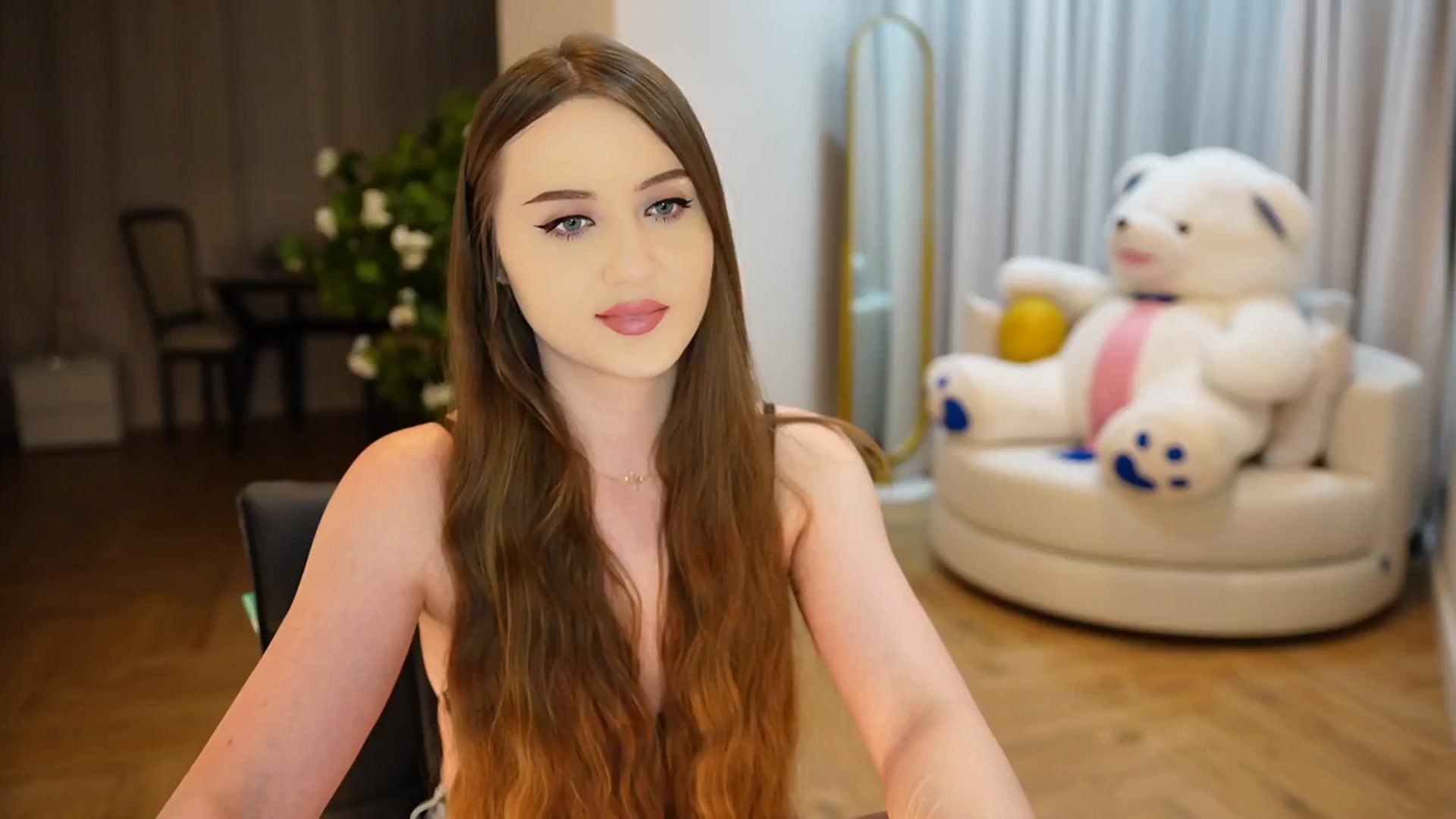 Gallery image thumbnail from Innocent_Soul's myfreecams stream on, 11/18/2024, 14:02 image 19 of 20