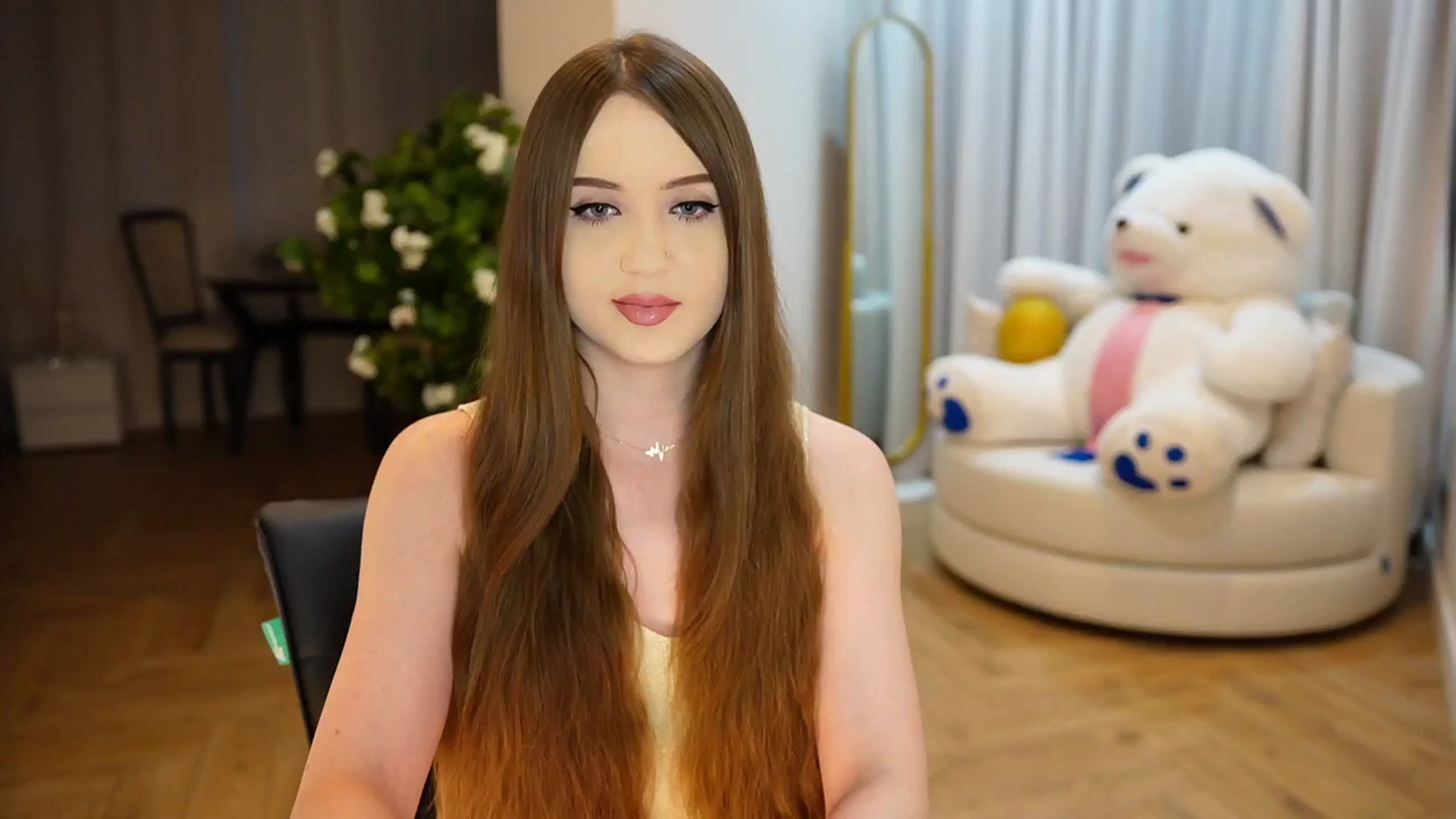 Gallery image thumbnail from Innocent_Soul's myfreecams stream on, 11/18/2024, 14:02 image 7 of 20