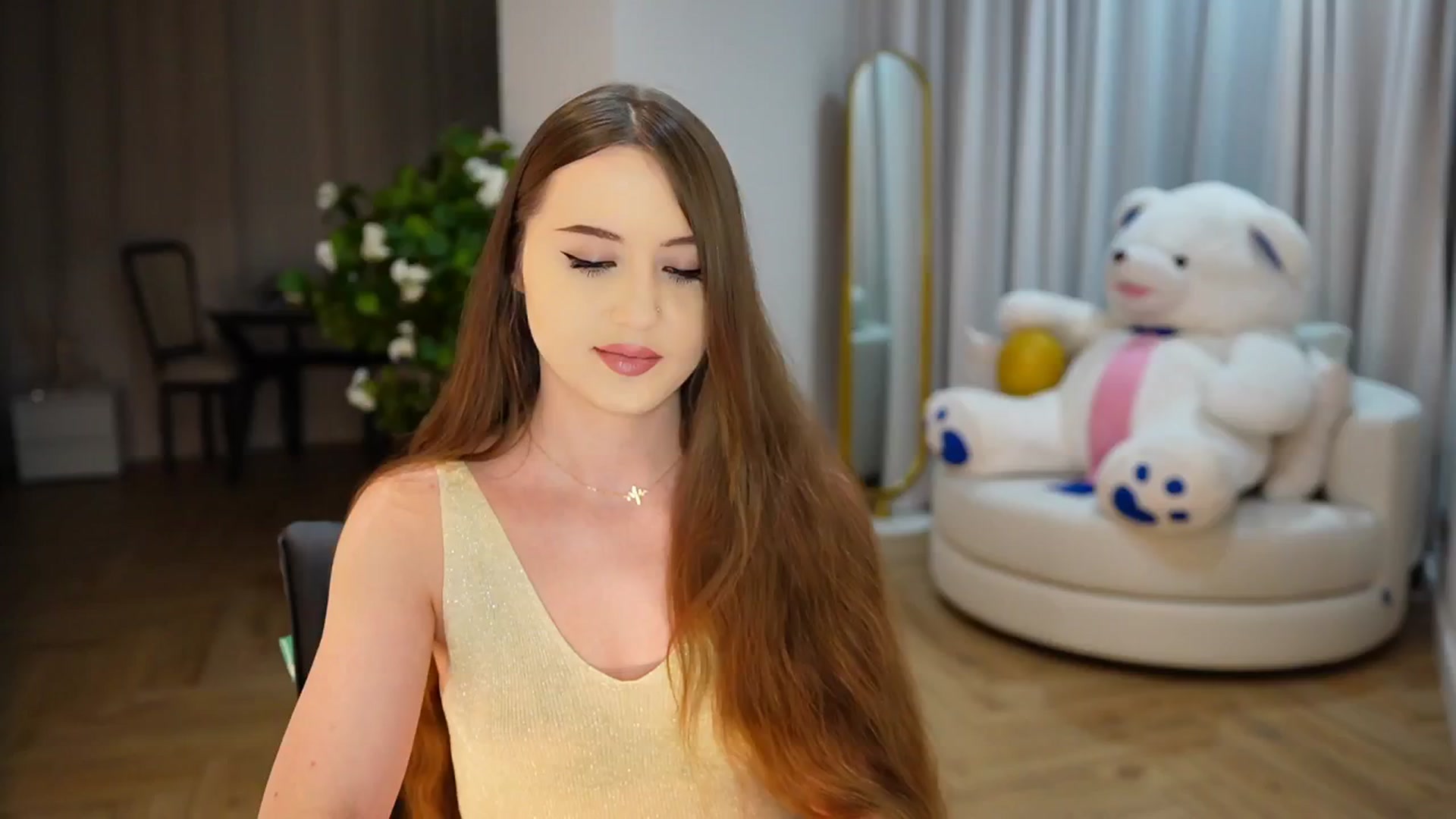 Gallery image thumbnail from Innocent_Soul's myfreecams stream on, 11/18/2024, 14:57 image 7 of 20
