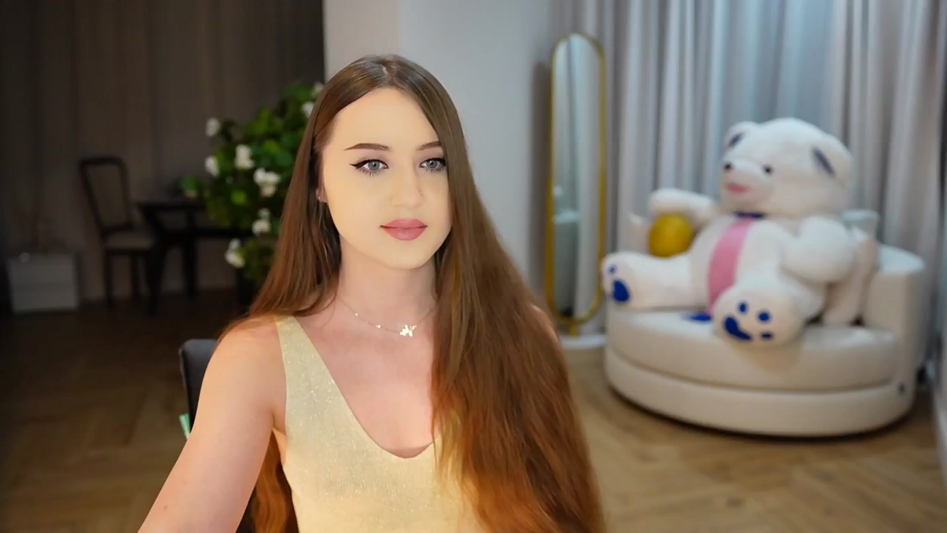 Gallery image thumbnail from Innocent_Soul's myfreecams stream on, 11/18/2024, 14:57 image 11 of 20
