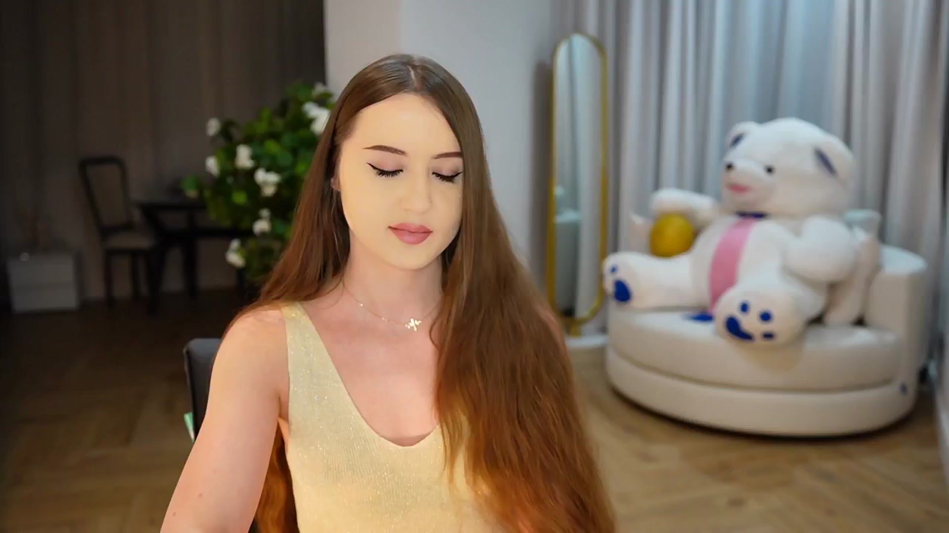 Gallery image thumbnail from Innocent_Soul's myfreecams stream on, 11/18/2024, 14:57 image 3 of 20