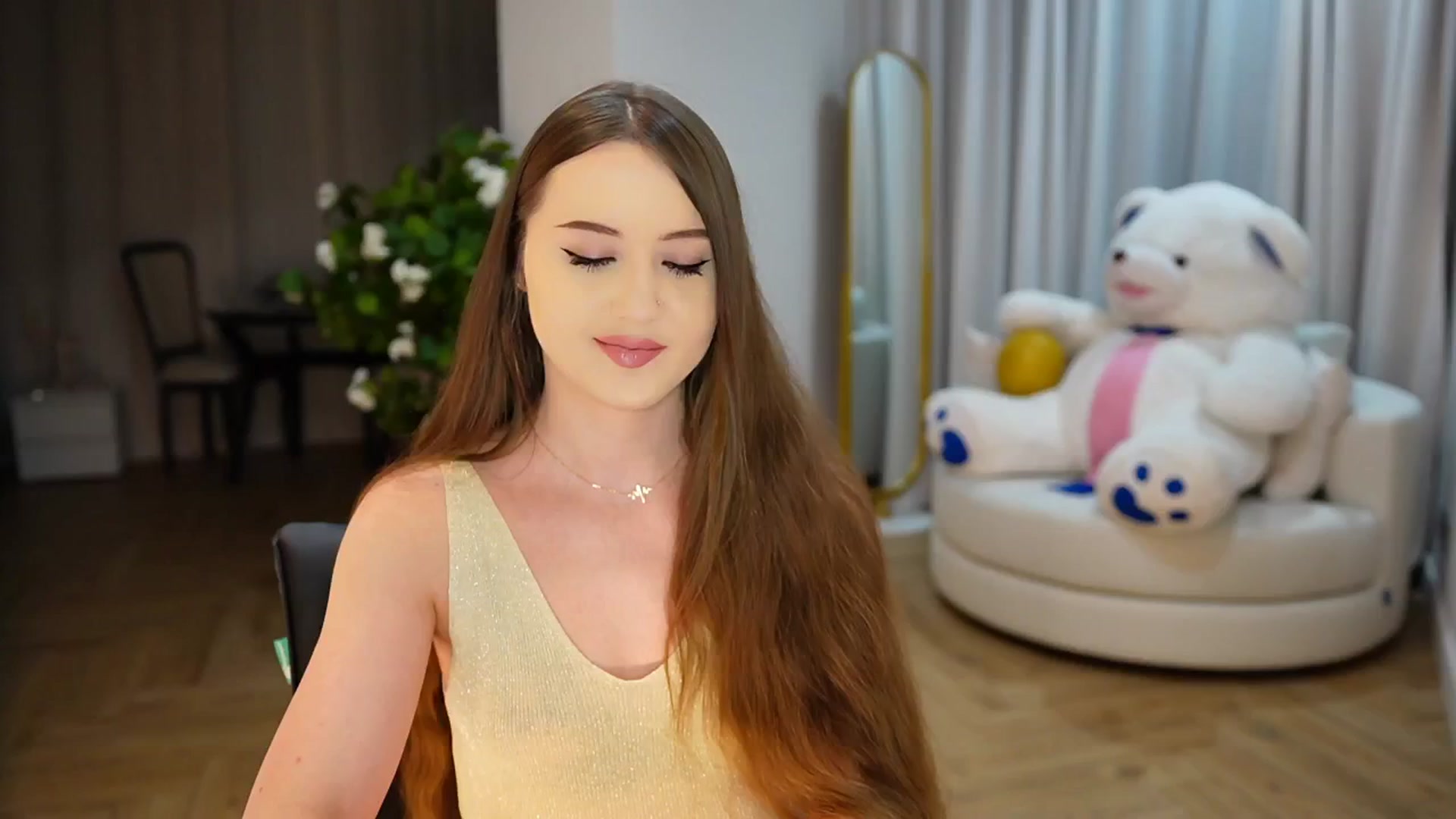 Gallery image thumbnail from Innocent_Soul's myfreecams stream on, 11/18/2024, 14:57 image 9 of 20