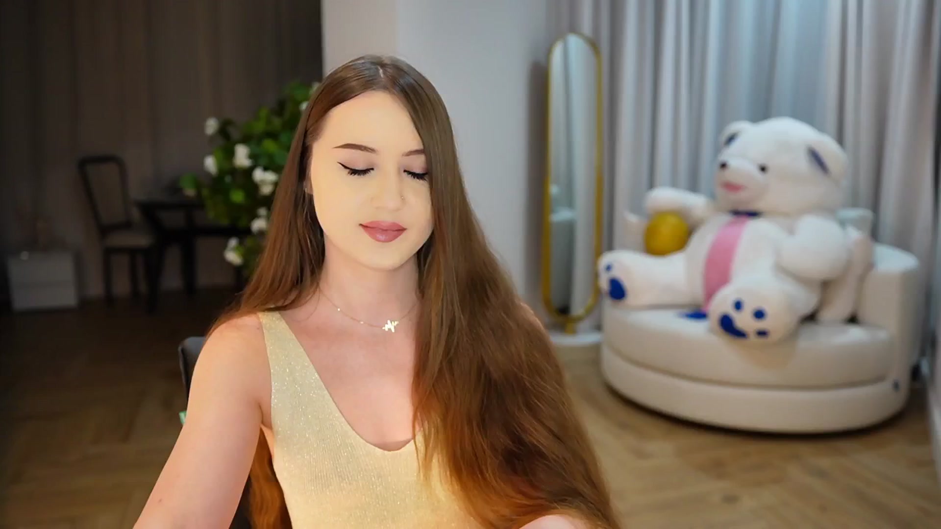 Gallery image thumbnail from Innocent_Soul's myfreecams stream on, 11/18/2024, 14:57 image 12 of 20