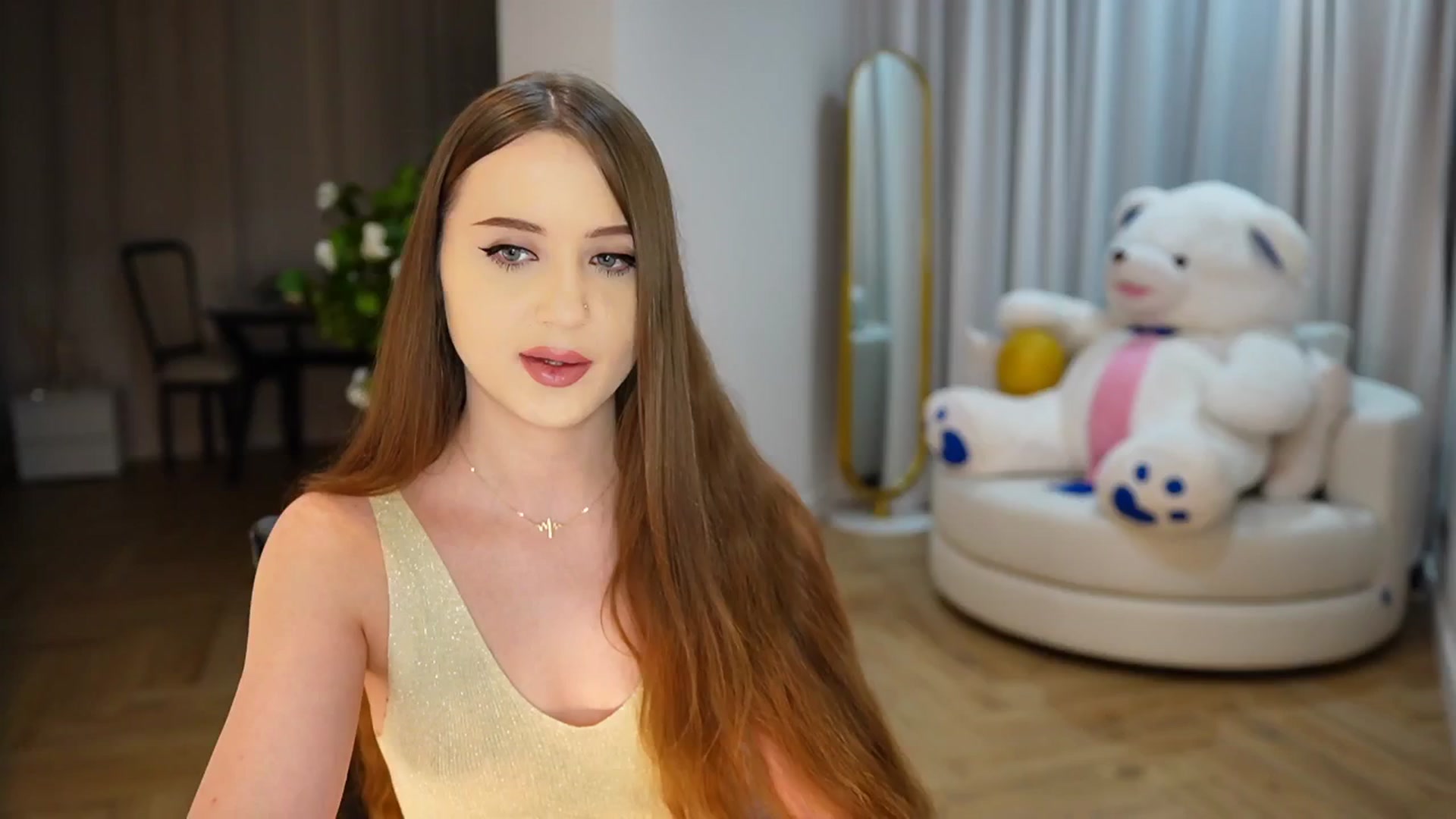 Gallery image thumbnail from Innocent_Soul's myfreecams stream on, 11/18/2024, 16:12 image 9 of 20