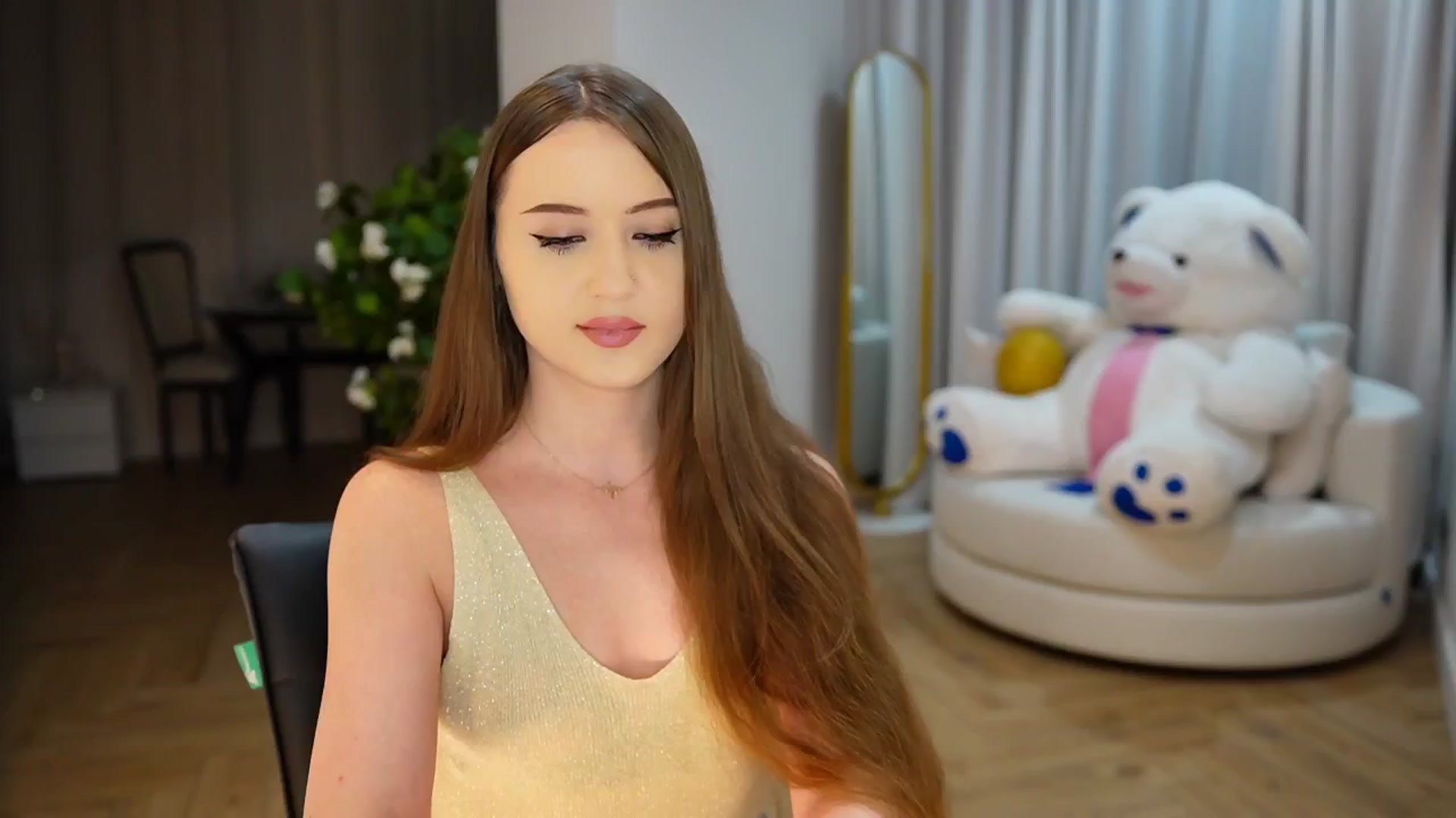 Gallery image thumbnail from Innocent_Soul's myfreecams stream on, 11/18/2024, 16:12 image 8 of 20