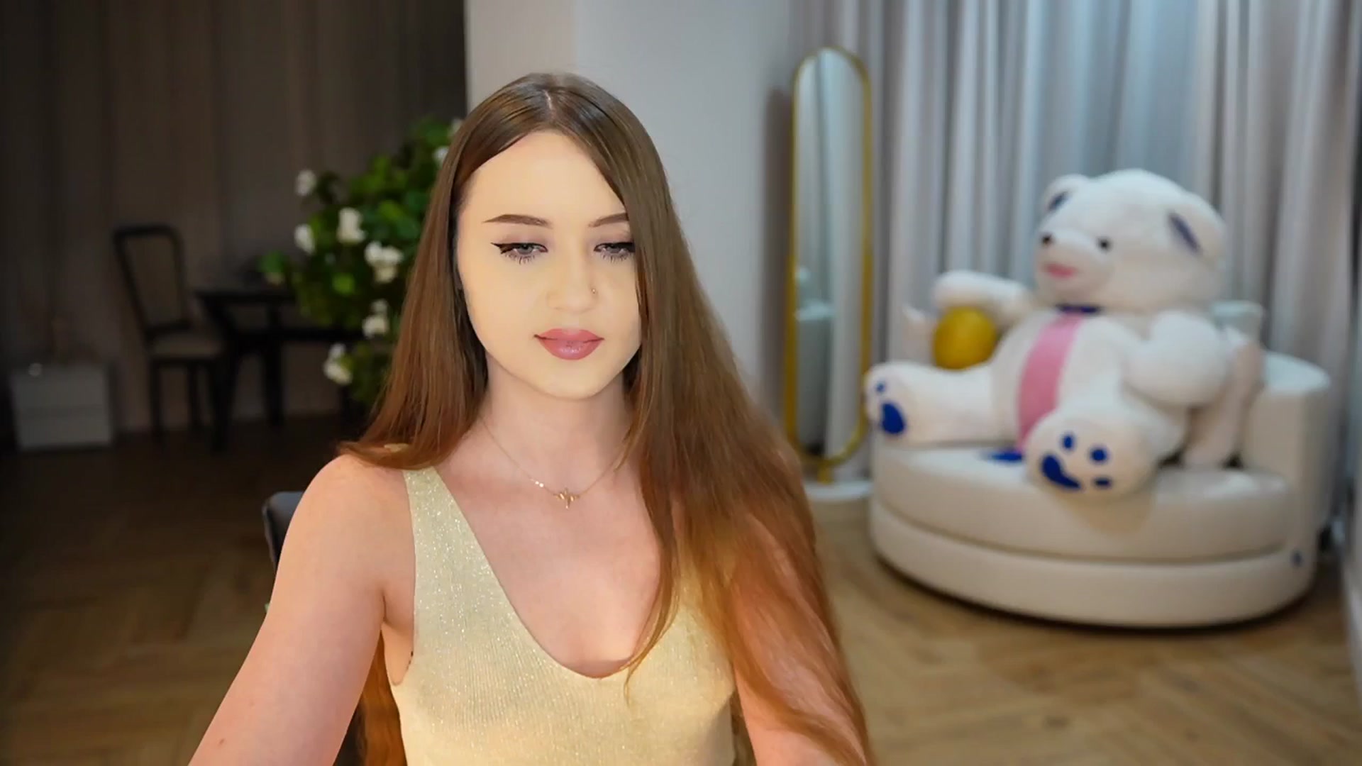 Gallery image thumbnail from Innocent_Soul's myfreecams stream on, 11/18/2024, 16:12 image 7 of 20