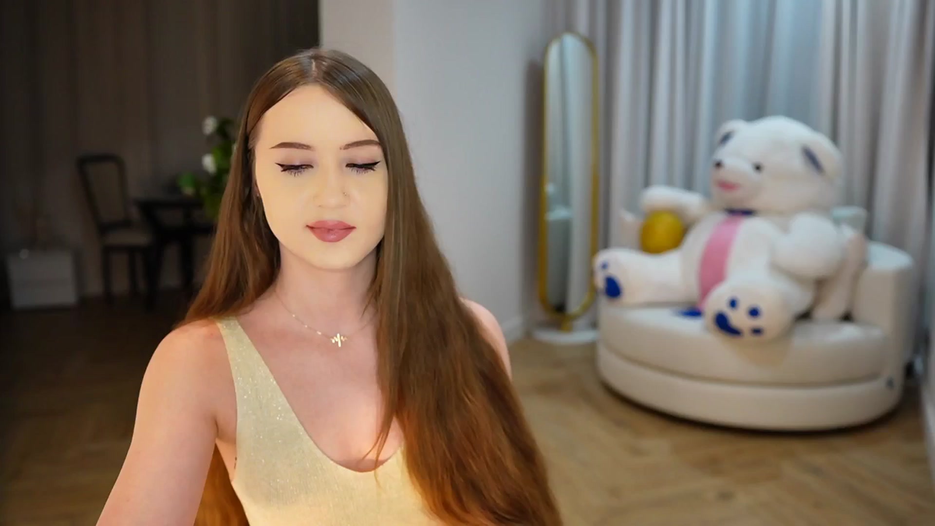Gallery image thumbnail from Innocent_Soul's myfreecams stream on, 11/18/2024, 16:12 image 19 of 20
