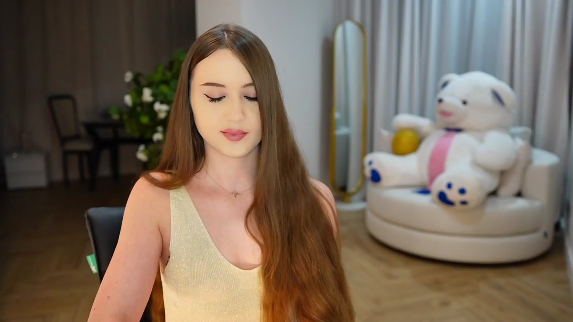 Gallery image thumbnail from Innocent_Soul's myfreecams stream on, 11/18/2024, 16:12 image 14 of 20