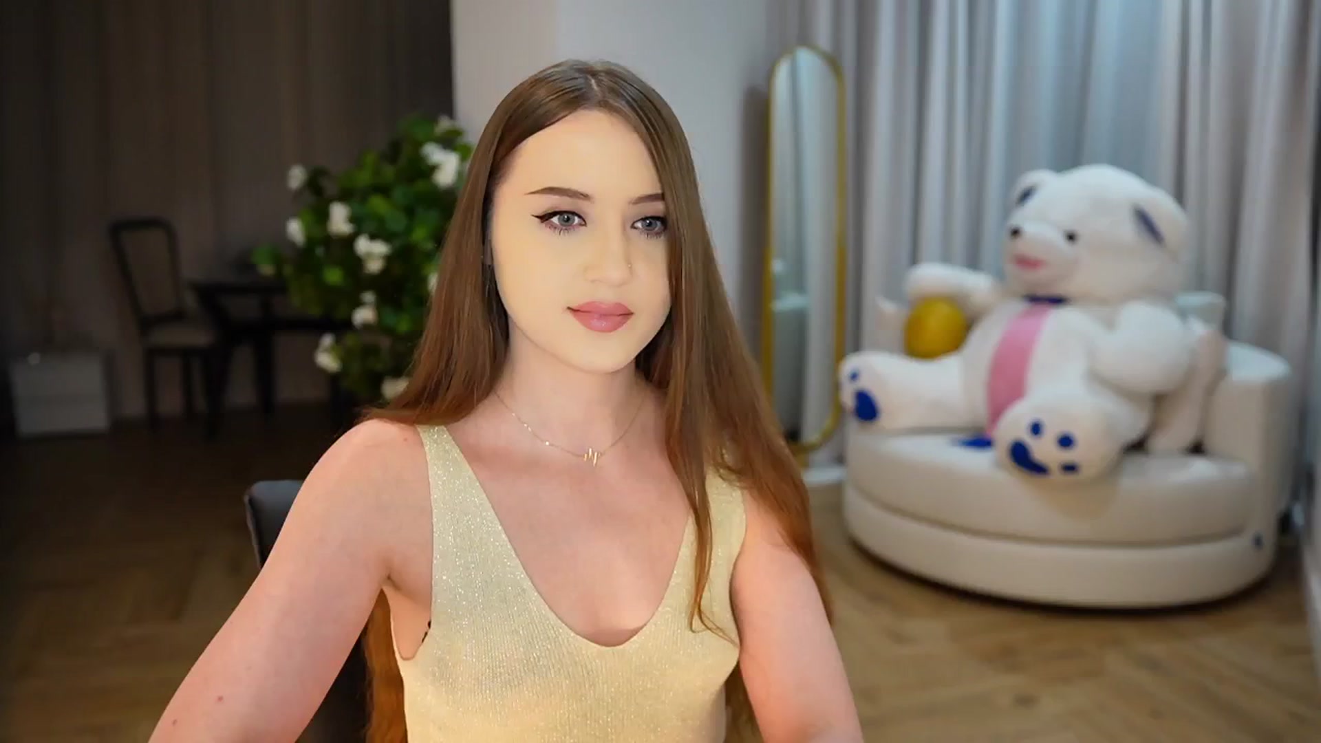 Gallery image thumbnail from Innocent_Soul's myfreecams stream on, 11/18/2024, 16:12 image 4 of 20