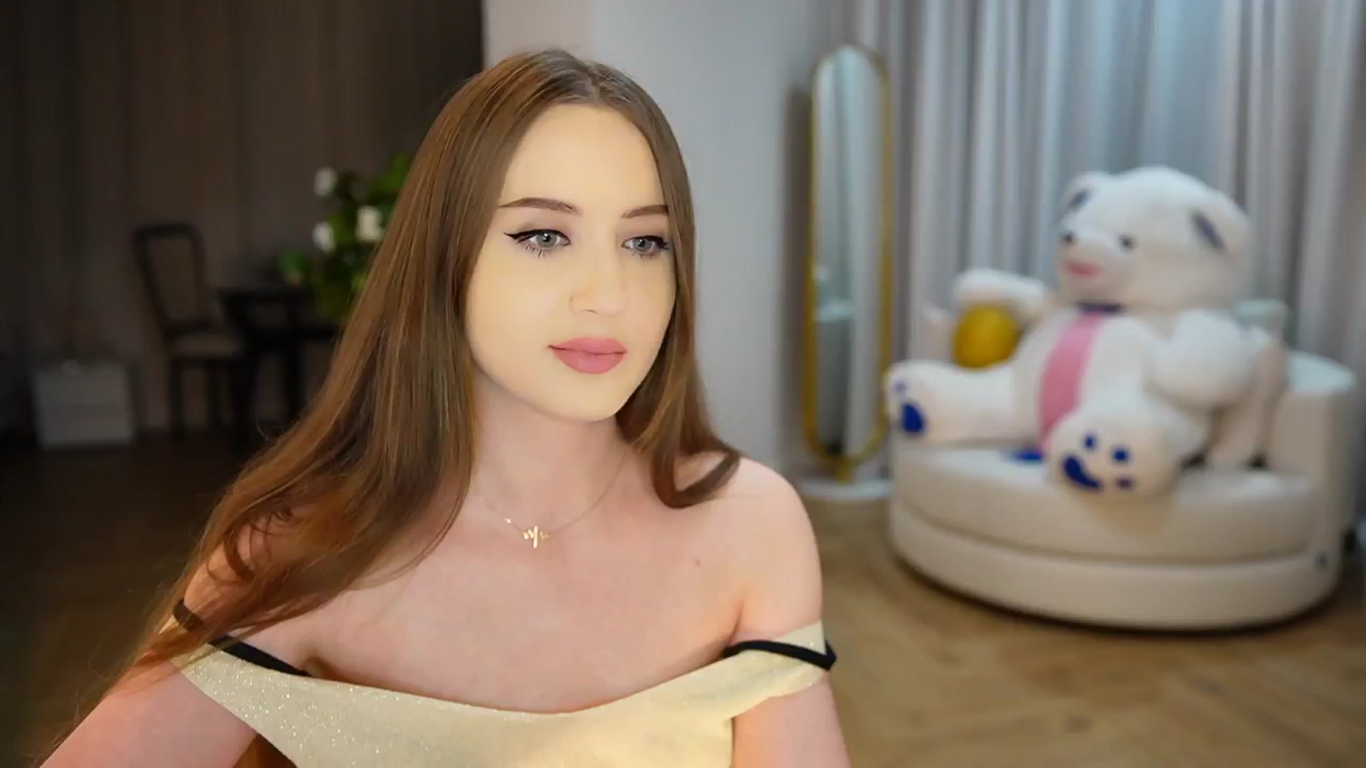 Gallery image thumbnail from Innocent_Soul's myfreecams stream on, 11/18/2024, 19:52 image 10 of 20