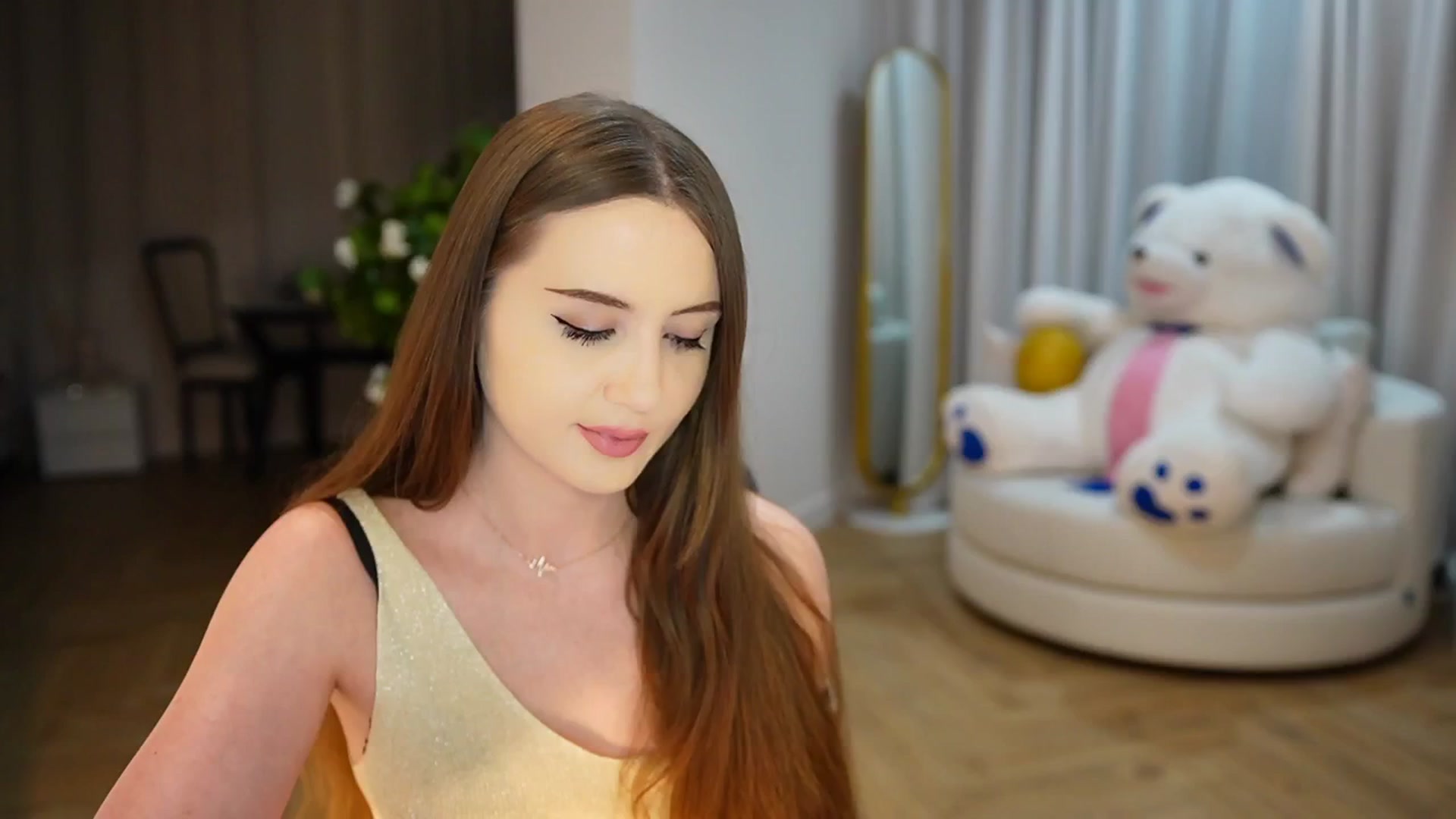 Gallery image thumbnail from Innocent_Soul's myfreecams stream on, 11/18/2024, 19:52 image 11 of 20