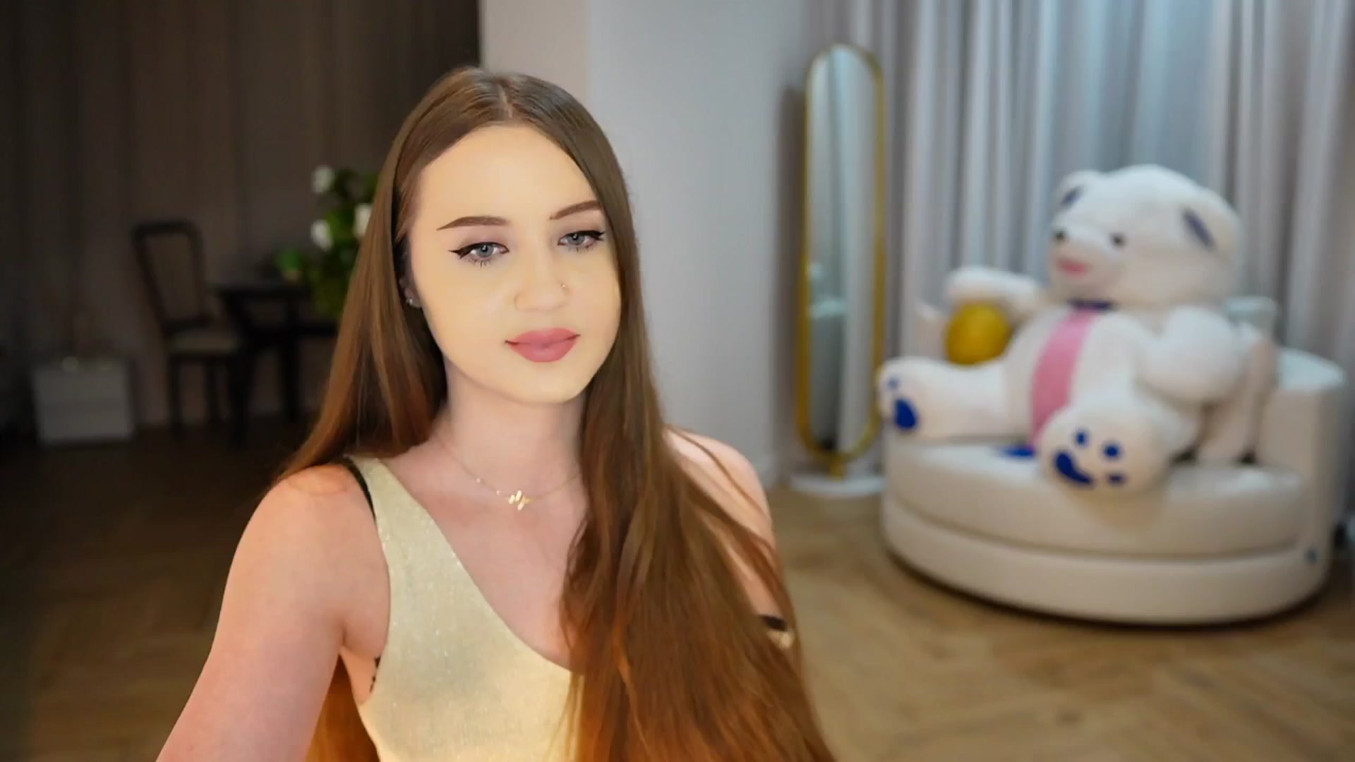 Gallery image thumbnail from Innocent_Soul's myfreecams stream on, 11/18/2024, 19:52 image 13 of 20