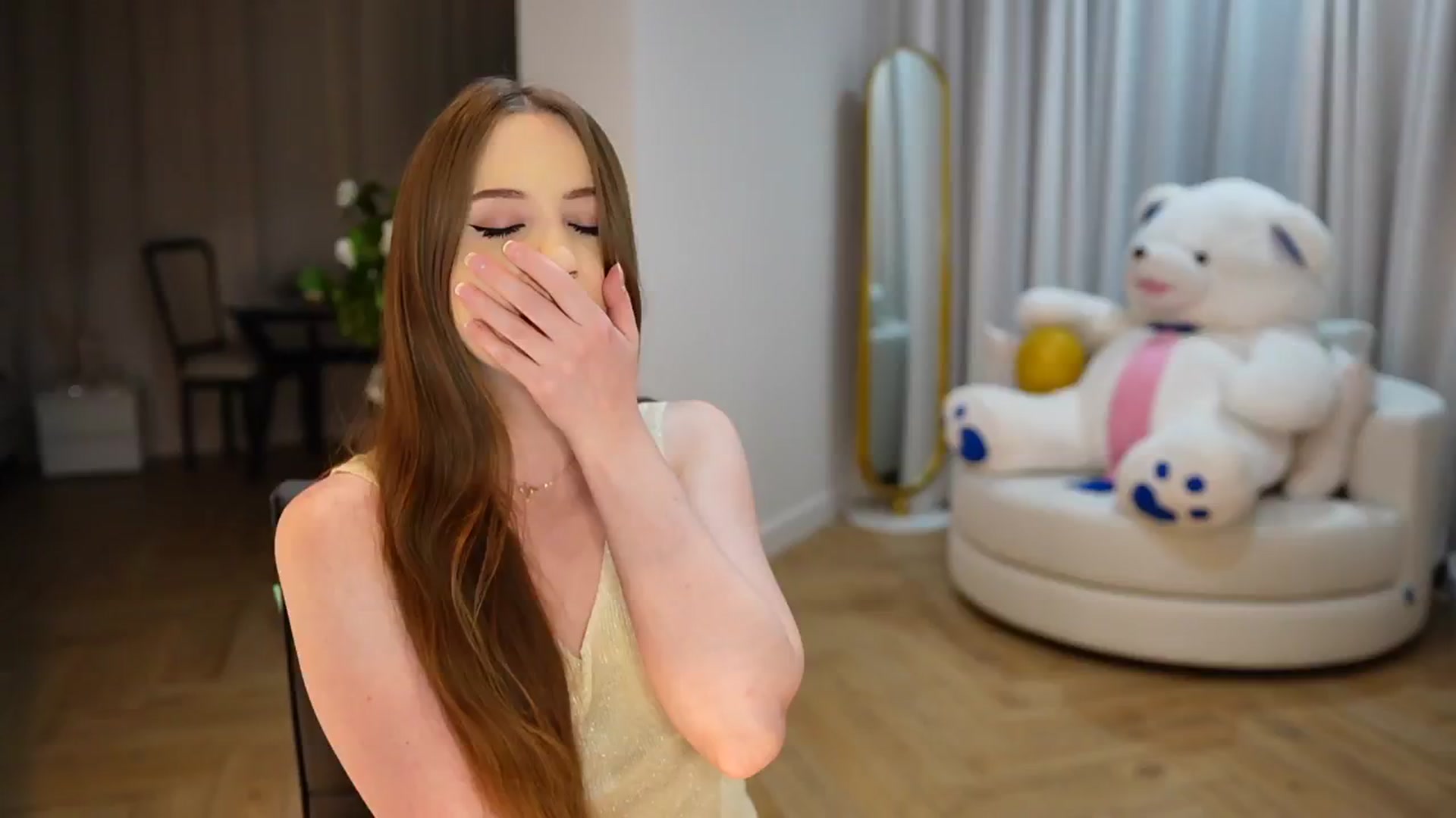 Gallery image thumbnail from Innocent_Soul's myfreecams stream on, 11/18/2024, 20:34 image 4 of 20