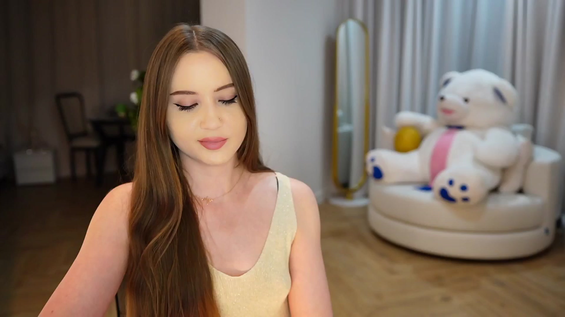Gallery image thumbnail from Innocent_Soul's myfreecams stream on, 11/18/2024, 20:34 image 1 of 20
