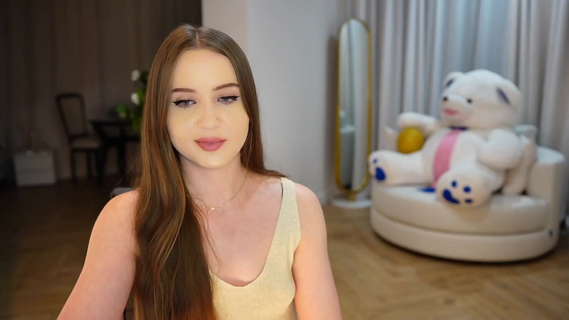 Gallery image thumbnail from Innocent_Soul's myfreecams stream on, 11/18/2024, 20:34 image 9 of 20