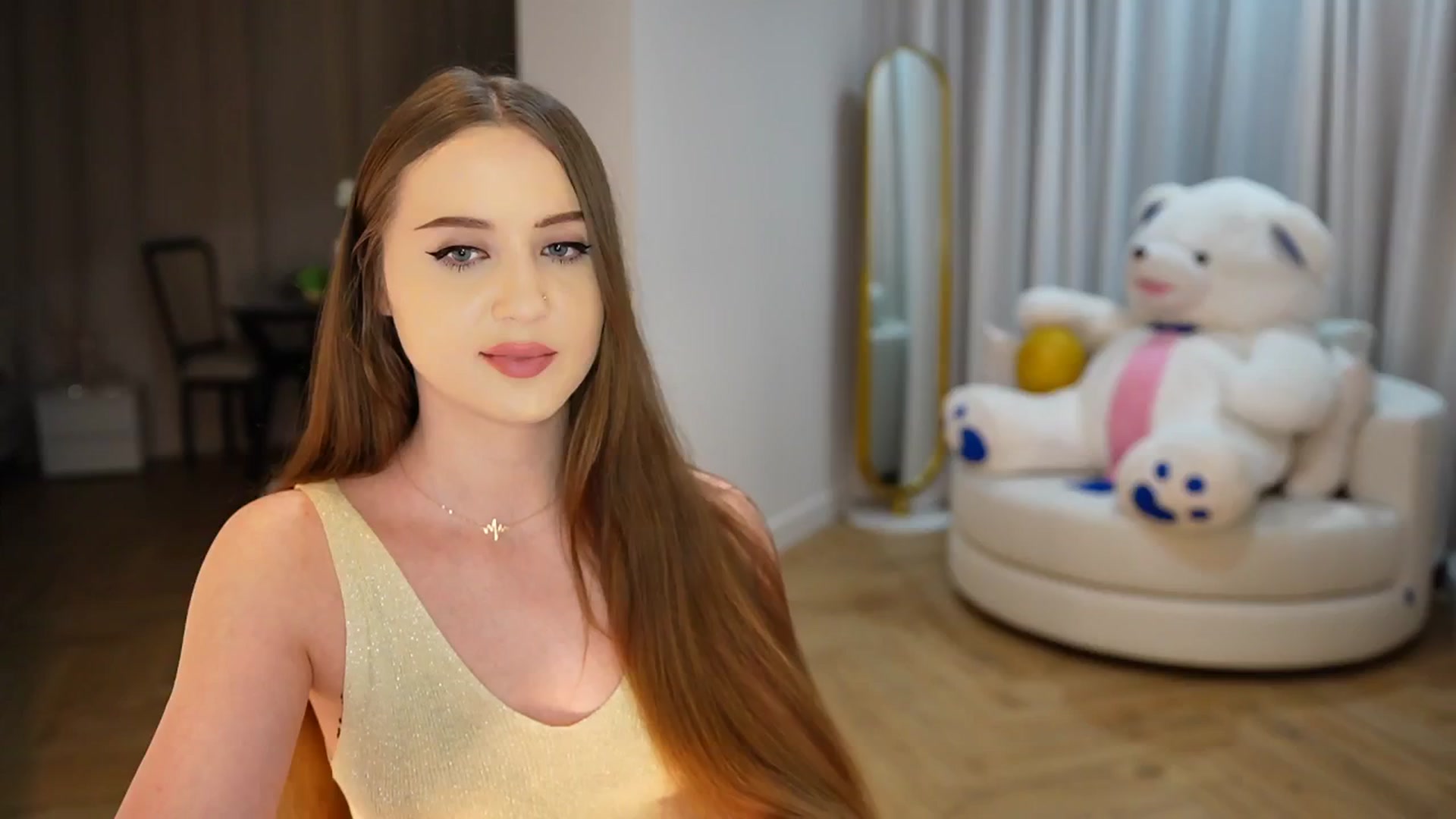 Gallery image thumbnail from Innocent_Soul's myfreecams stream on, 11/18/2024, 20:34 image 13 of 20