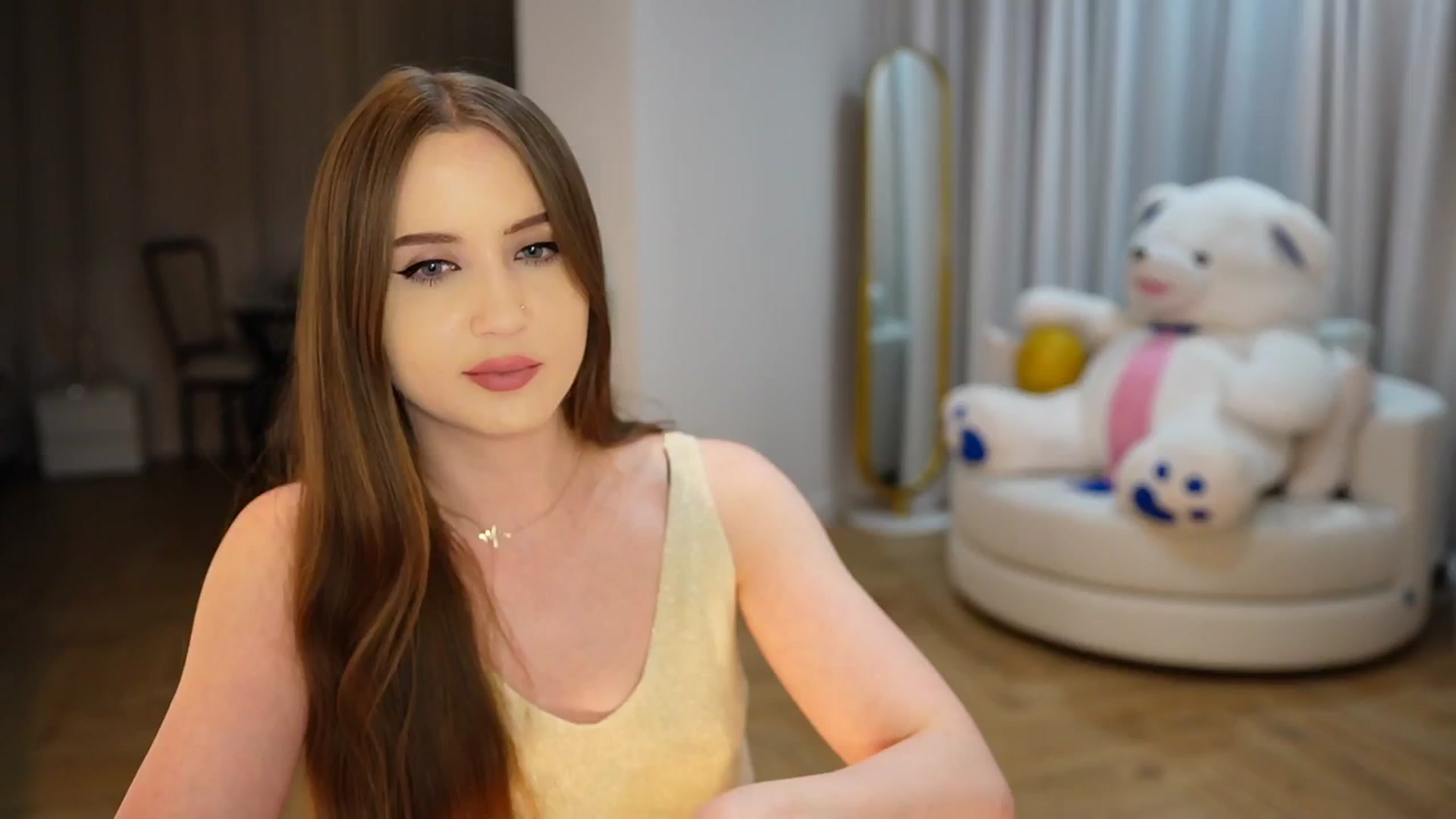 Gallery image thumbnail from Innocent_Soul's myfreecams stream on, 11/18/2024, 20:34 image 5 of 20