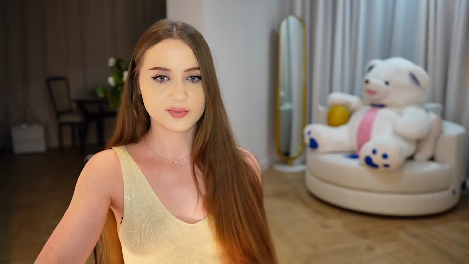 Gallery image thumbnail from Innocent_Soul's myfreecams stream on, 11/18/2024, 20:34 image 14 of 20