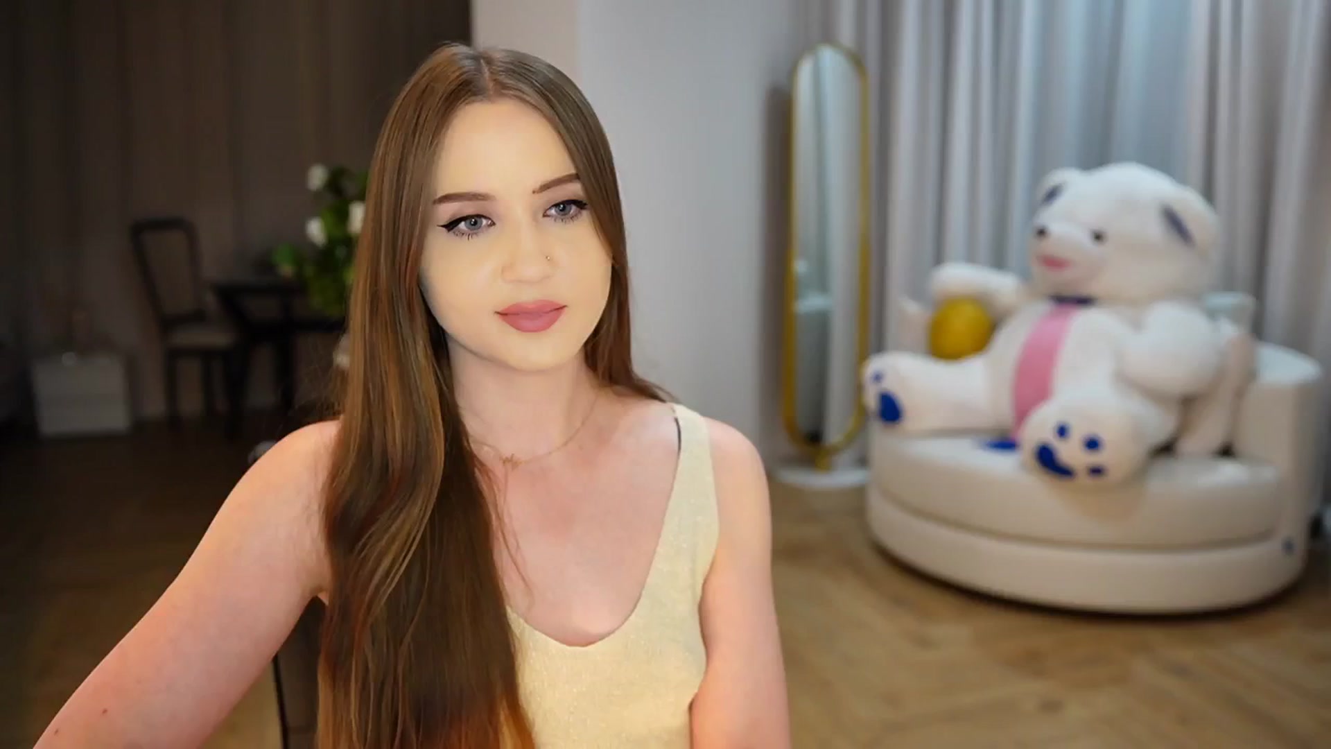 Gallery image thumbnail from Innocent_Soul's myfreecams stream on, 11/18/2024, 20:34 image 7 of 20
