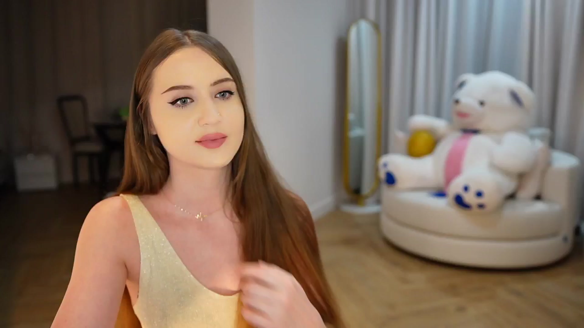 Gallery image thumbnail from Innocent_Soul's myfreecams stream on, 11/18/2024, 20:34 image 12 of 20