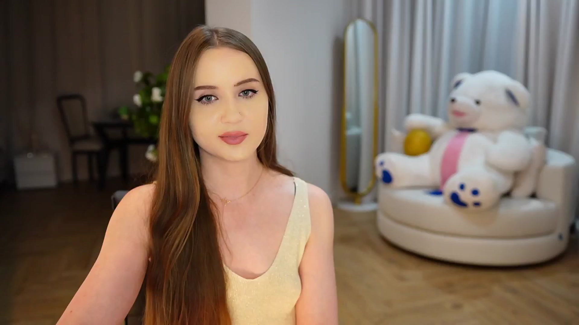 Gallery image thumbnail from Innocent_Soul's myfreecams stream on, 11/18/2024, 20:34 image 8 of 20
