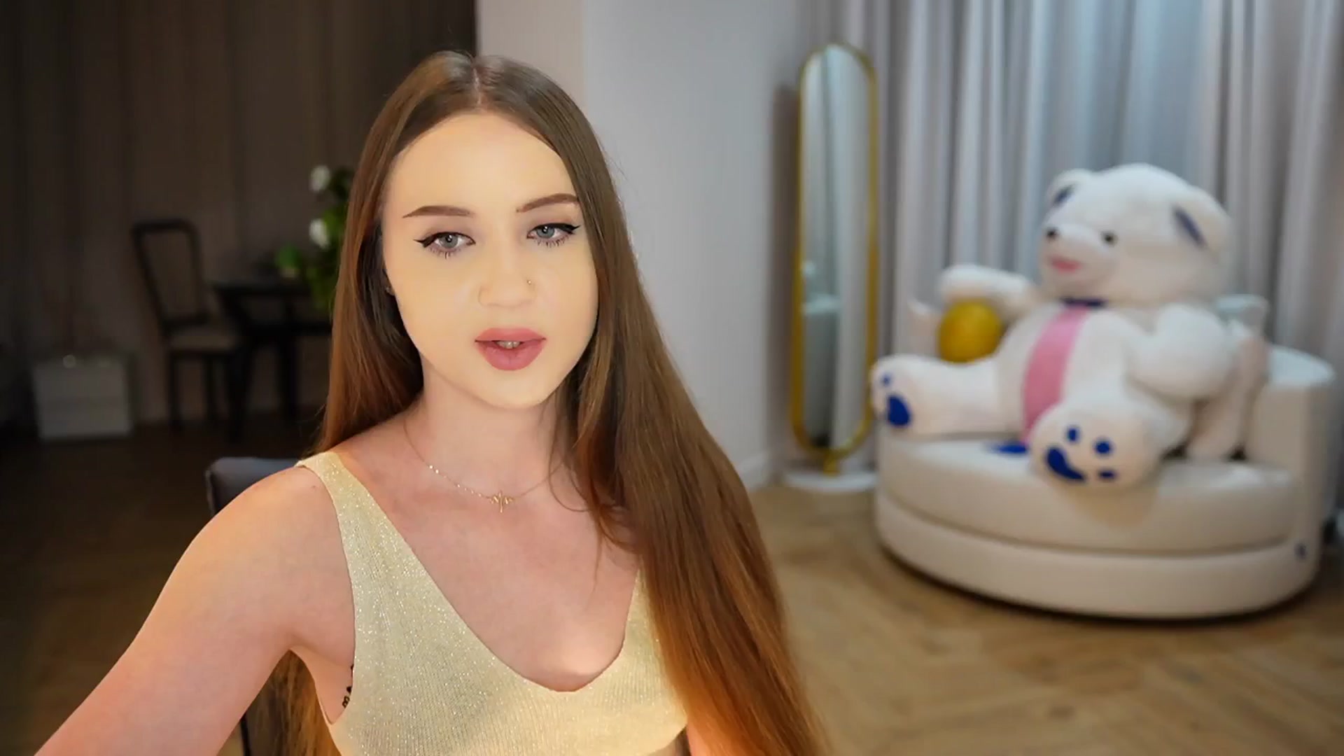 Gallery image thumbnail from Innocent_Soul's myfreecams stream on, 11/18/2024, 20:34 image 11 of 20