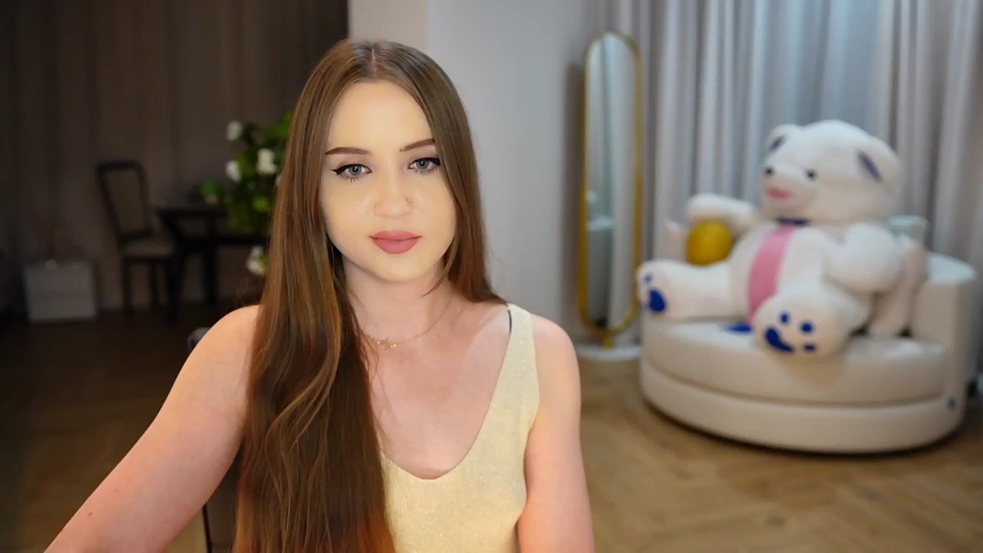Gallery image thumbnail from Innocent_Soul's myfreecams stream on, 11/18/2024, 20:34 image 2 of 20