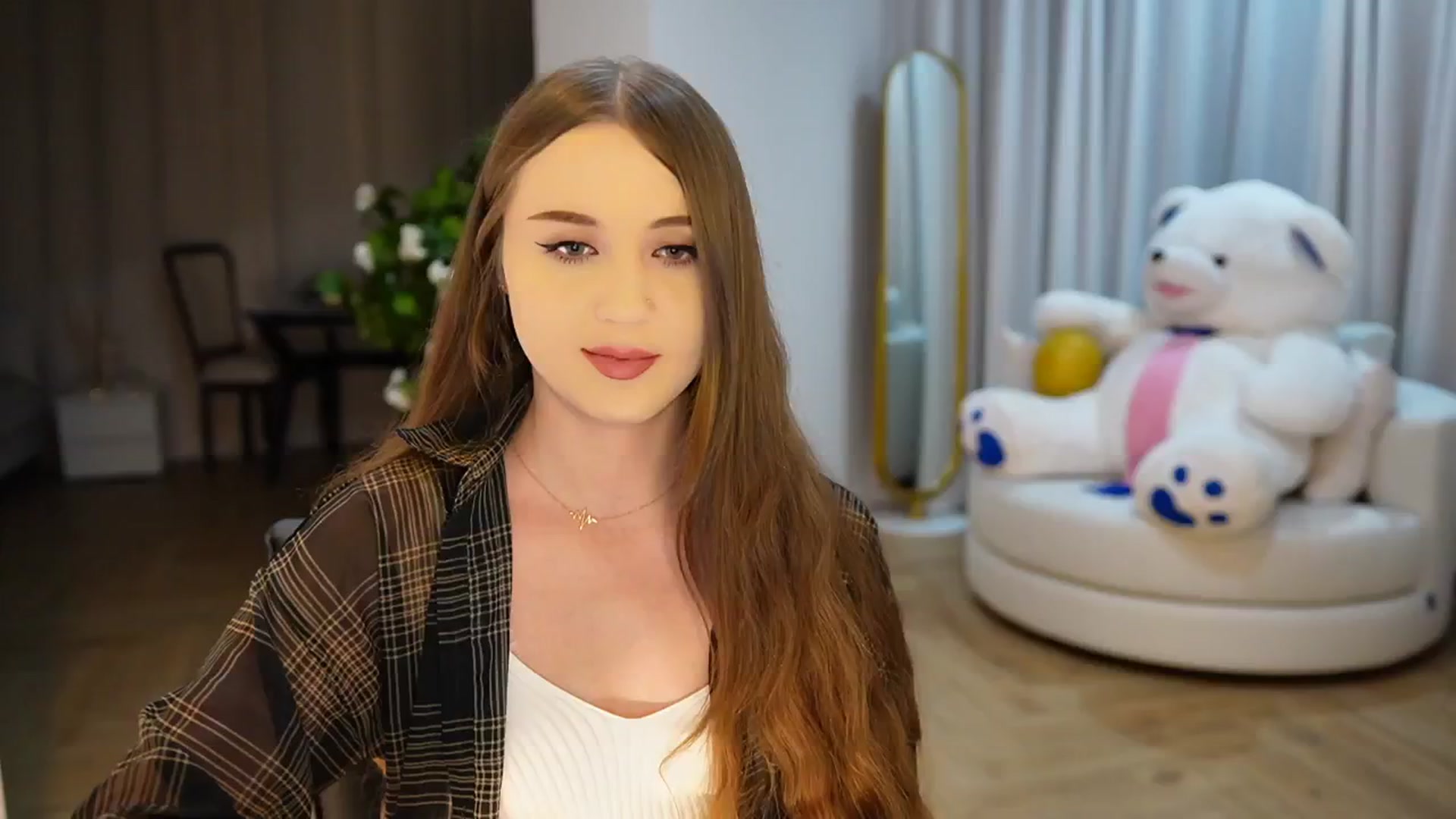 Gallery image thumbnail from Innocent_Soul's myfreecams stream on, 11/19/2024, 16:53 image 6 of 20