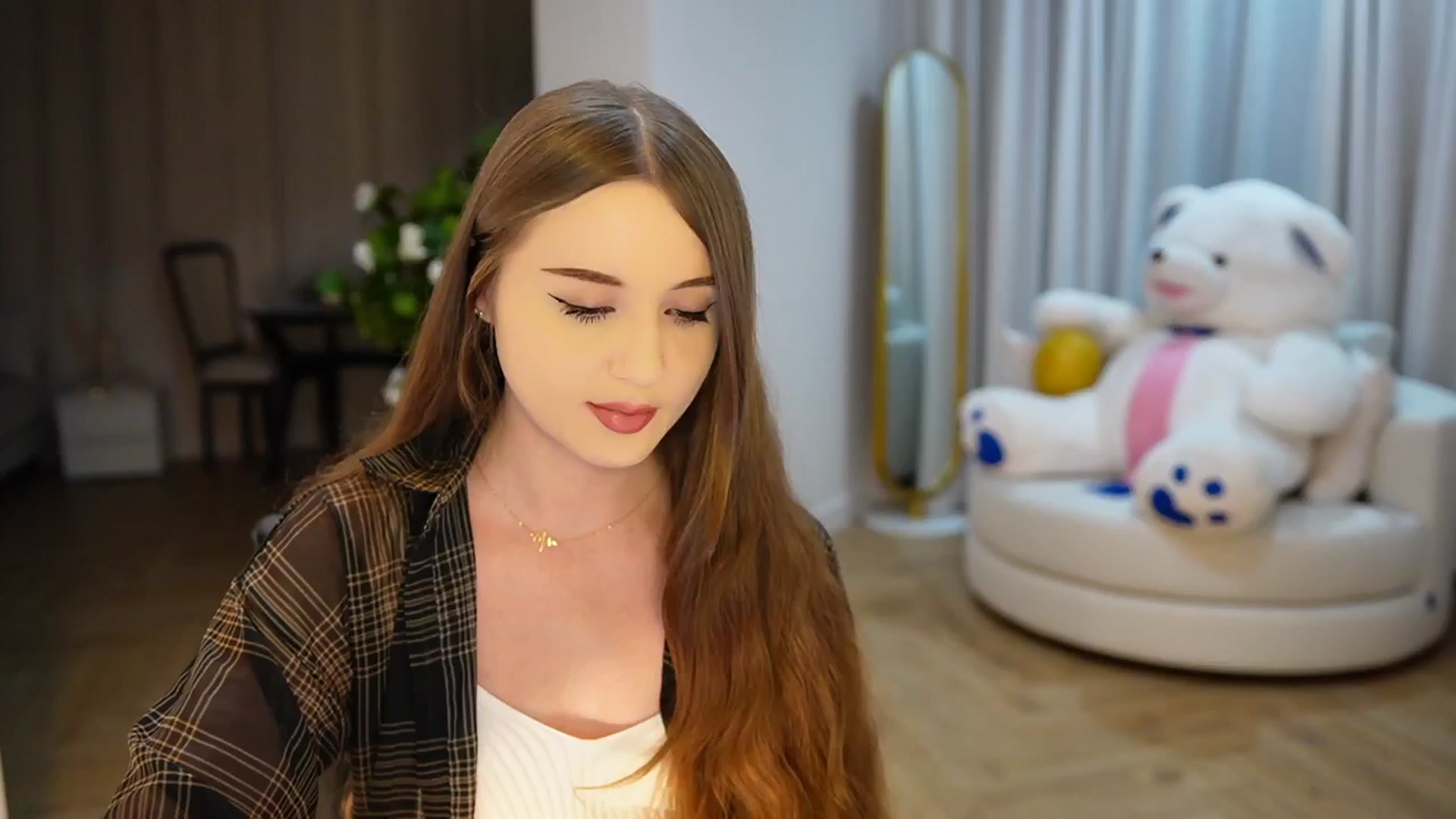 Gallery image thumbnail from Innocent_Soul's myfreecams stream on, 11/19/2024, 16:53 image 7 of 20