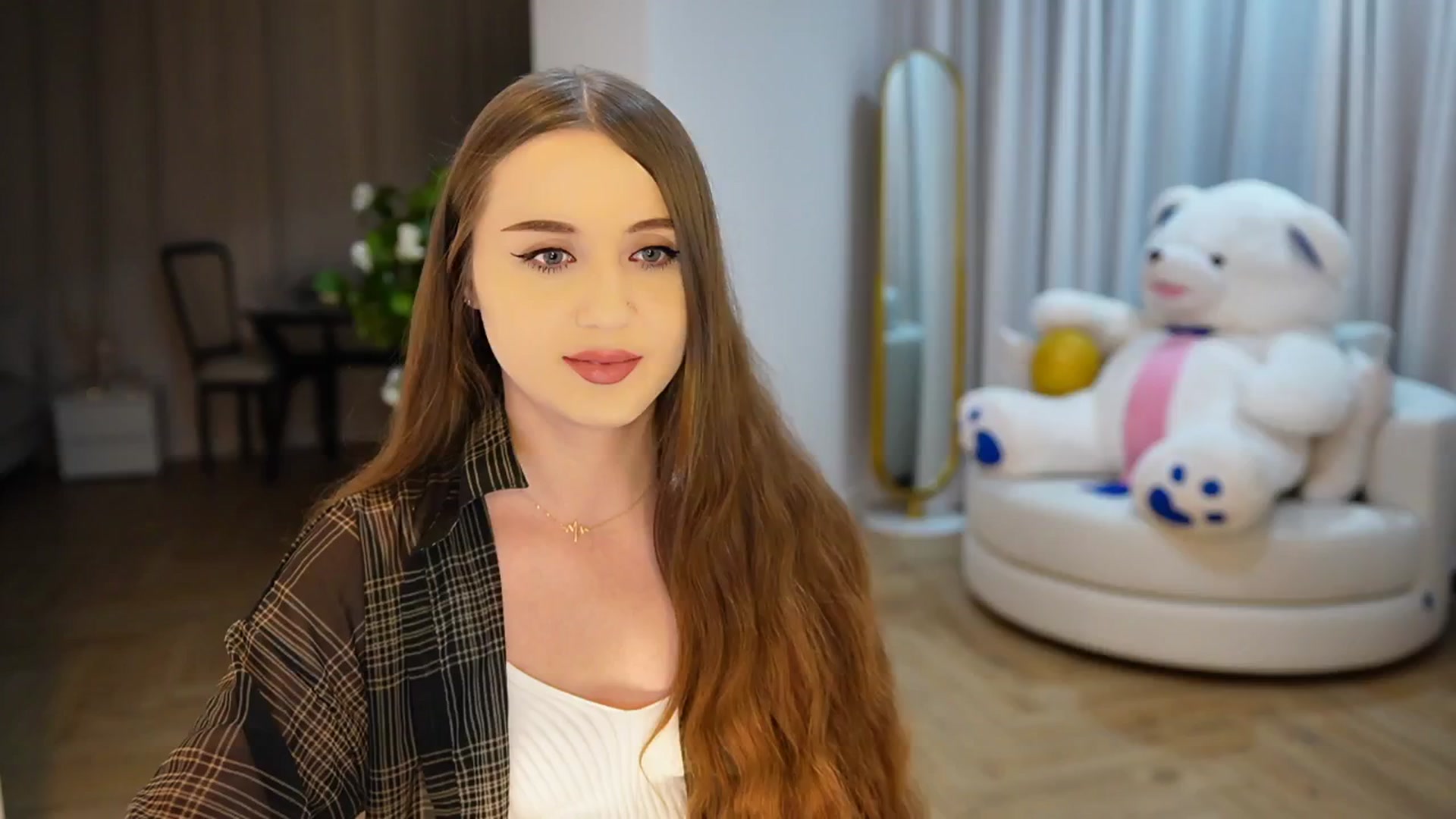 Gallery image thumbnail from Innocent_Soul's myfreecams stream on, 11/19/2024, 16:53 image 2 of 20