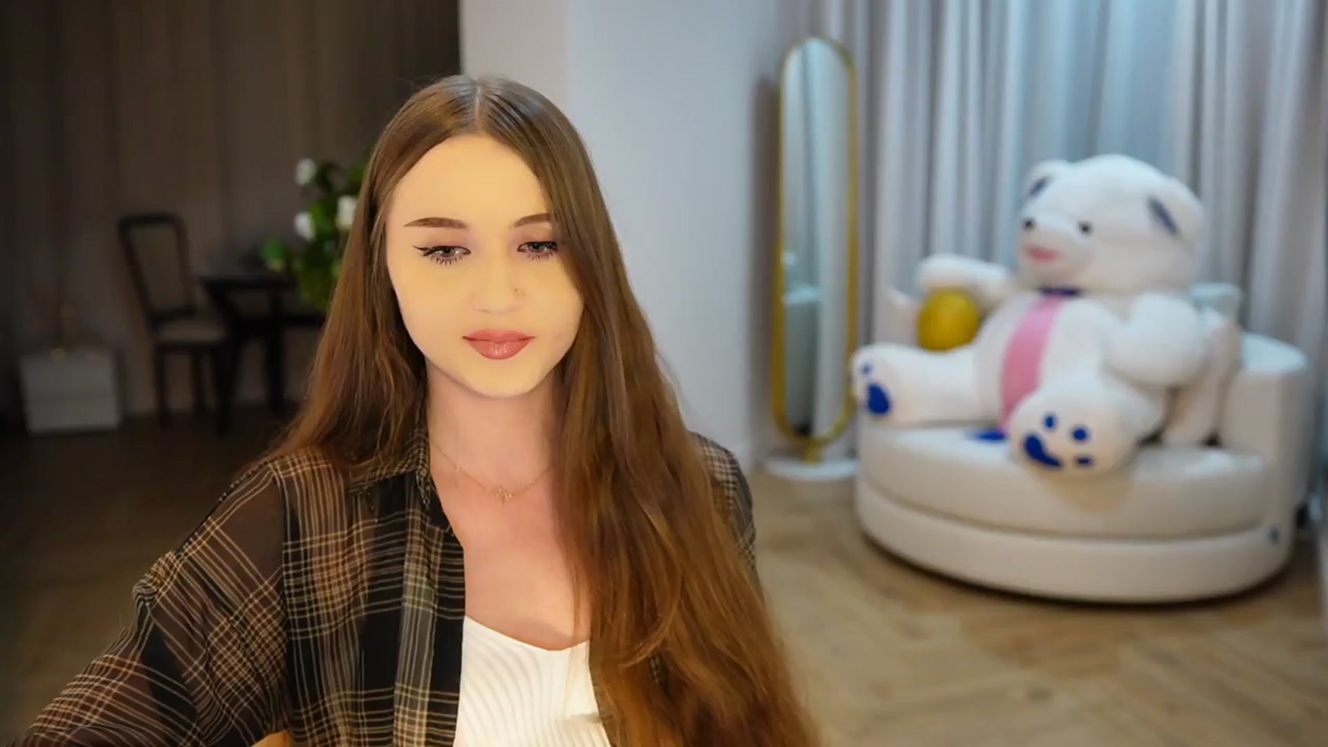 Gallery image thumbnail from Innocent_Soul's myfreecams stream on, 11/19/2024, 19:13 image 4 of 20