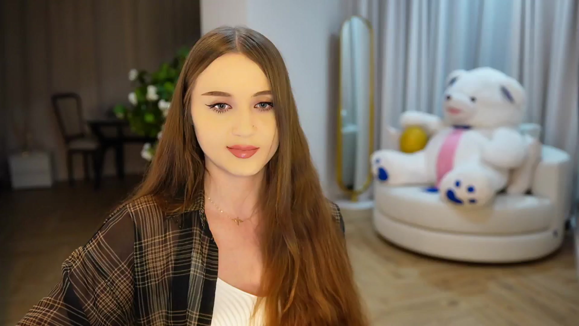 Gallery image thumbnail from Innocent_Soul's myfreecams stream on, 11/19/2024, 19:13 image 5 of 20
