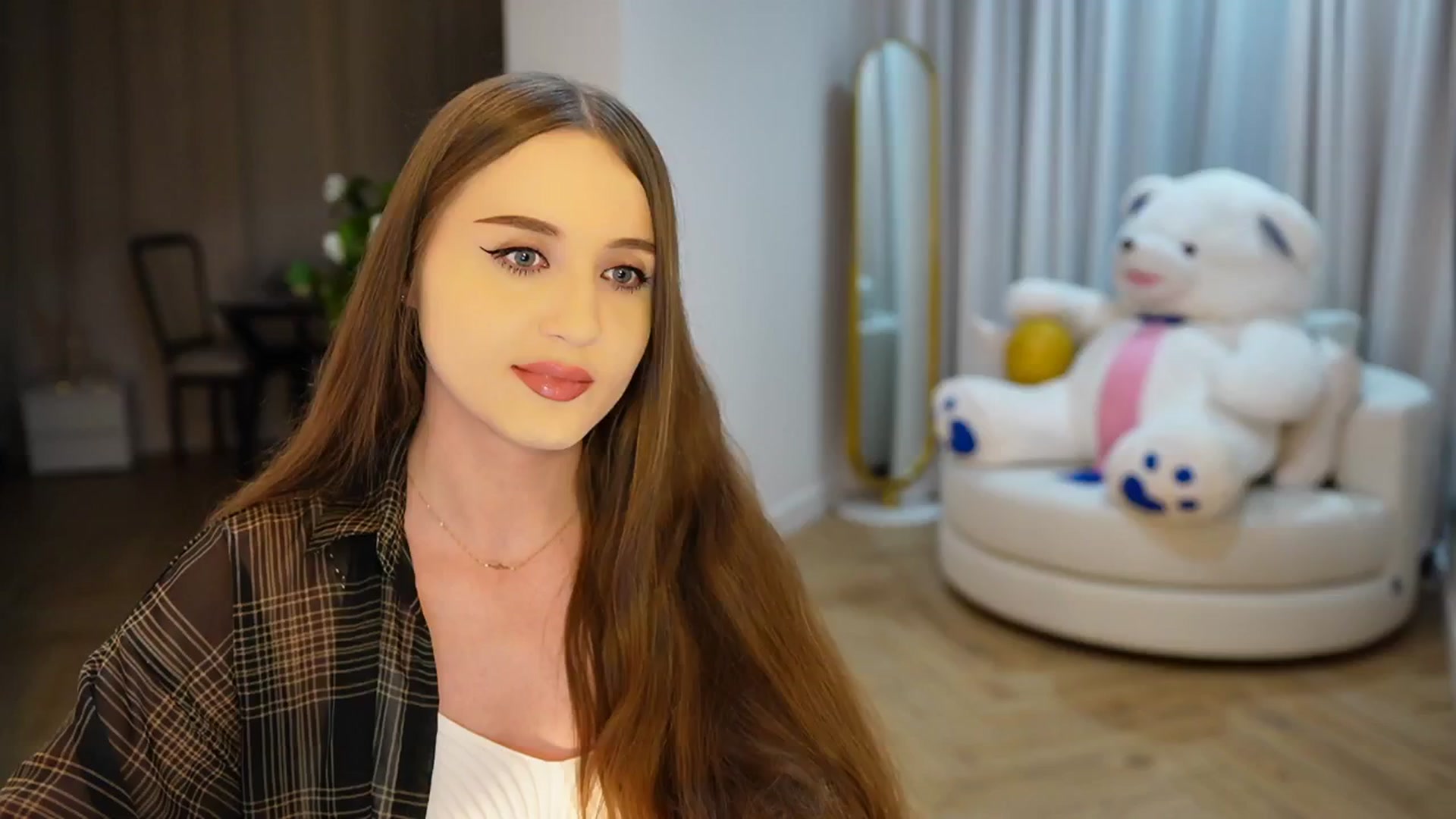 Gallery image thumbnail from Innocent_Soul's myfreecams stream on, 11/19/2024, 19:13 image 9 of 20