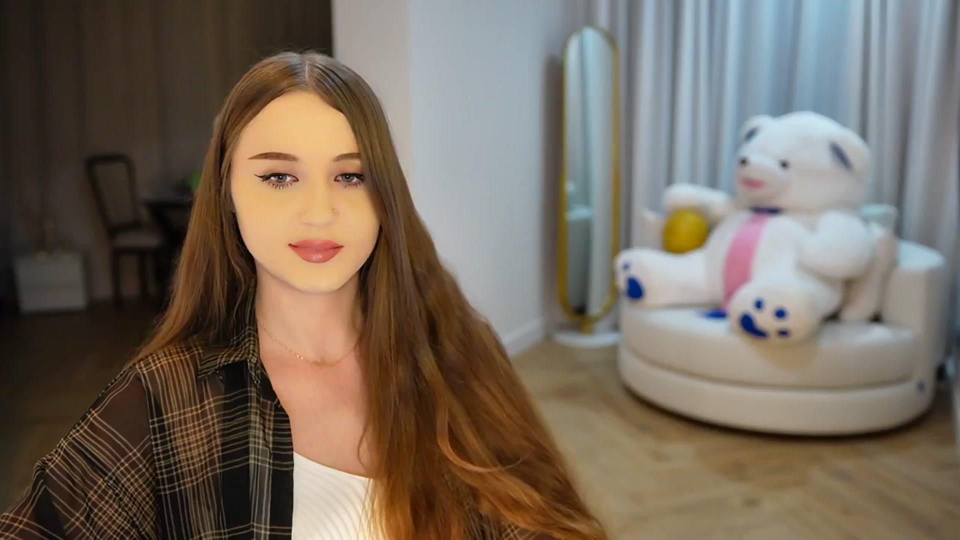 Gallery image thumbnail from Innocent_Soul's myfreecams stream on, 11/19/2024, 19:13 image 7 of 20