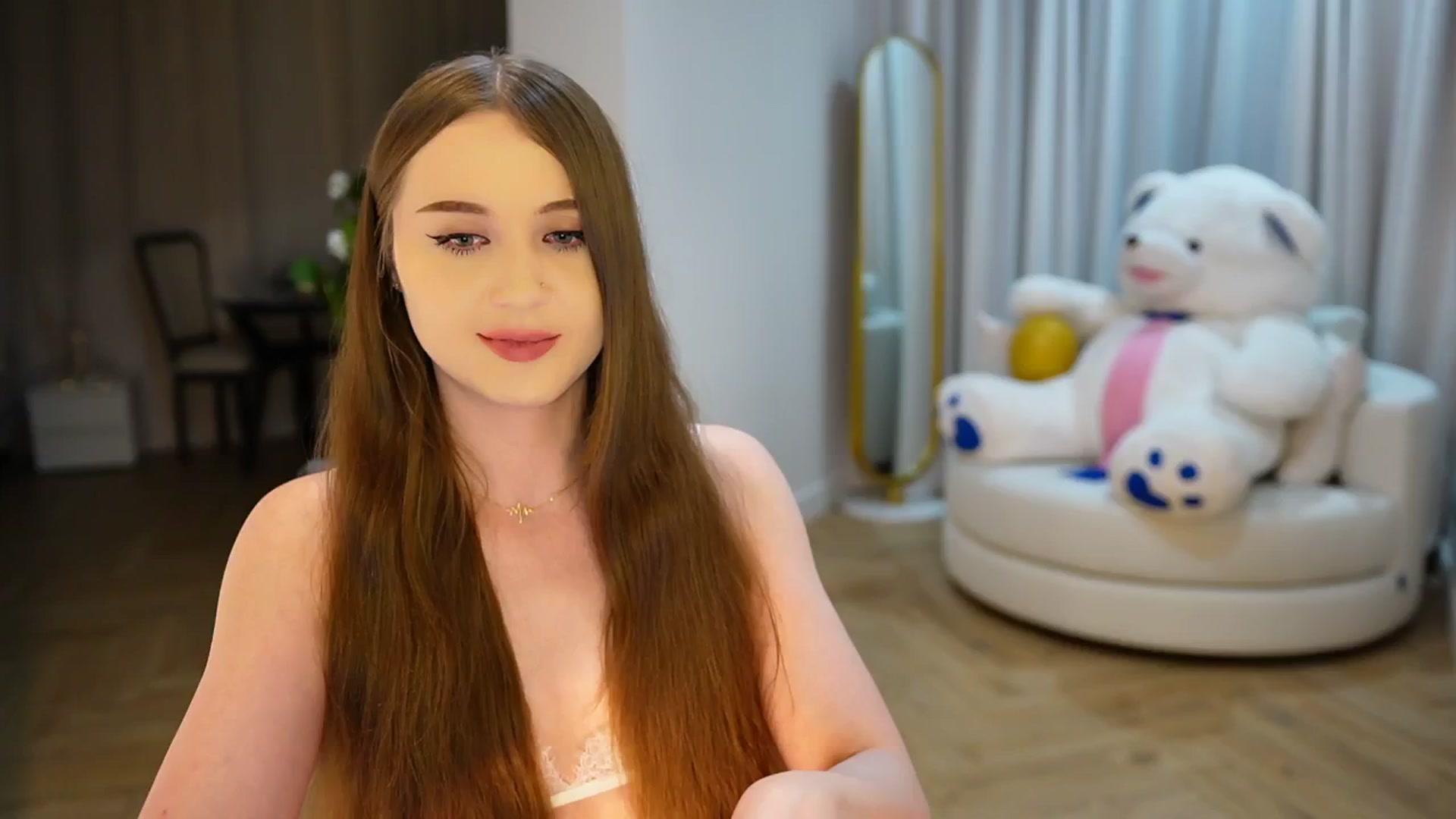 Gallery image thumbnail from Innocent_Soul's myfreecams stream on, 11/19/2024, 19:13 image 19 of 20