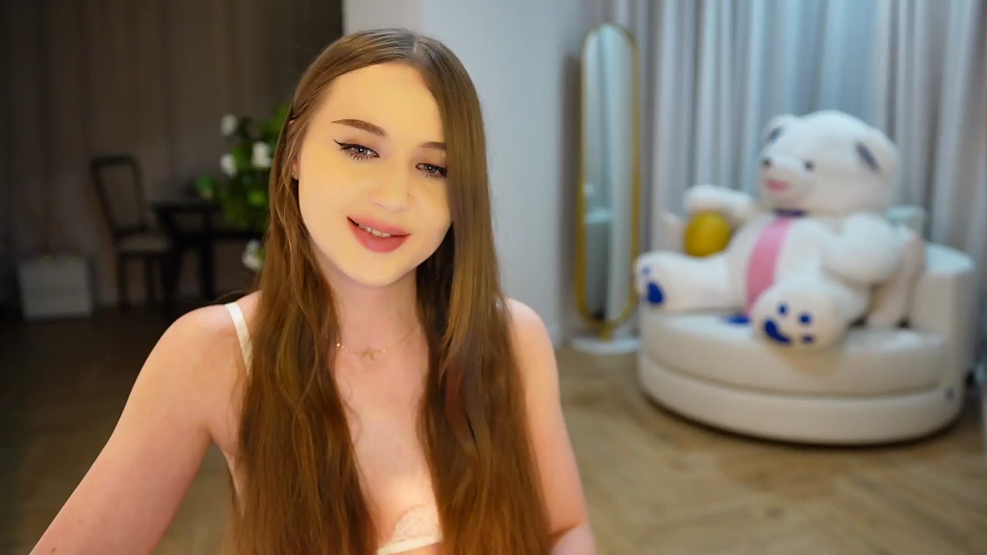 Gallery image thumbnail from Innocent_Soul's myfreecams stream on, 11/19/2024, 19:34 image 20 of 20