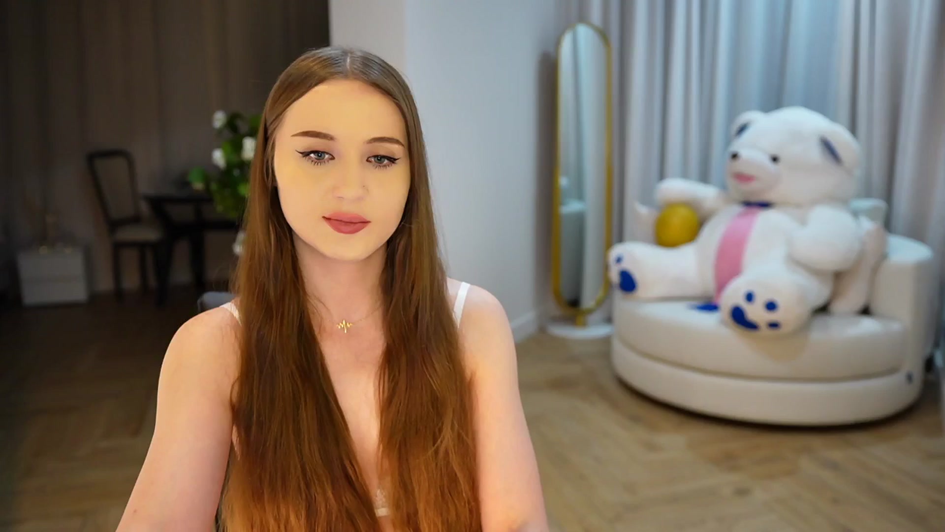 Gallery image thumbnail from Innocent_Soul's myfreecams stream on, 11/19/2024, 19:34 image 10 of 20