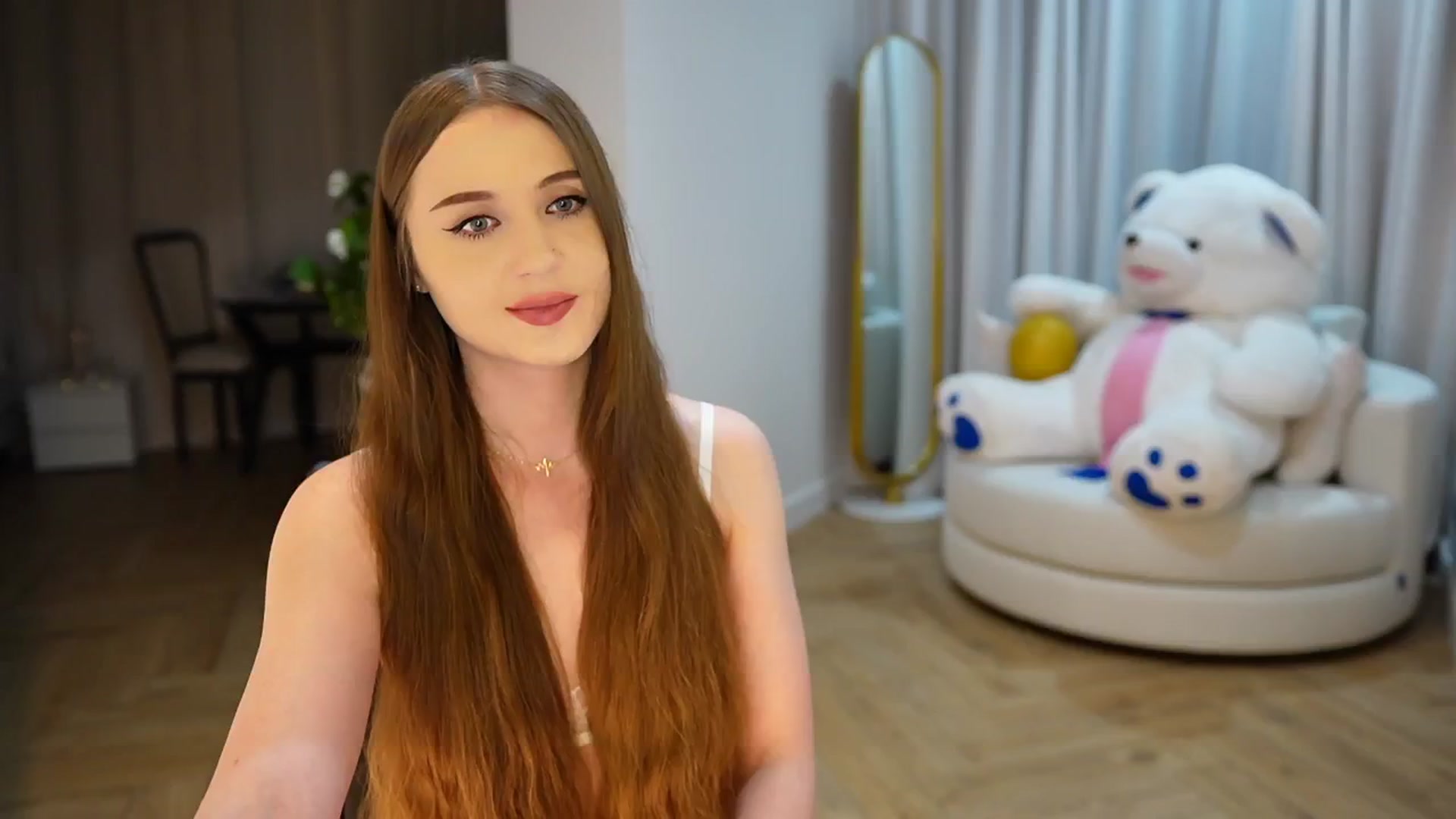 Gallery image thumbnail from Innocent_Soul's myfreecams stream on, 11/19/2024, 19:34 image 15 of 20