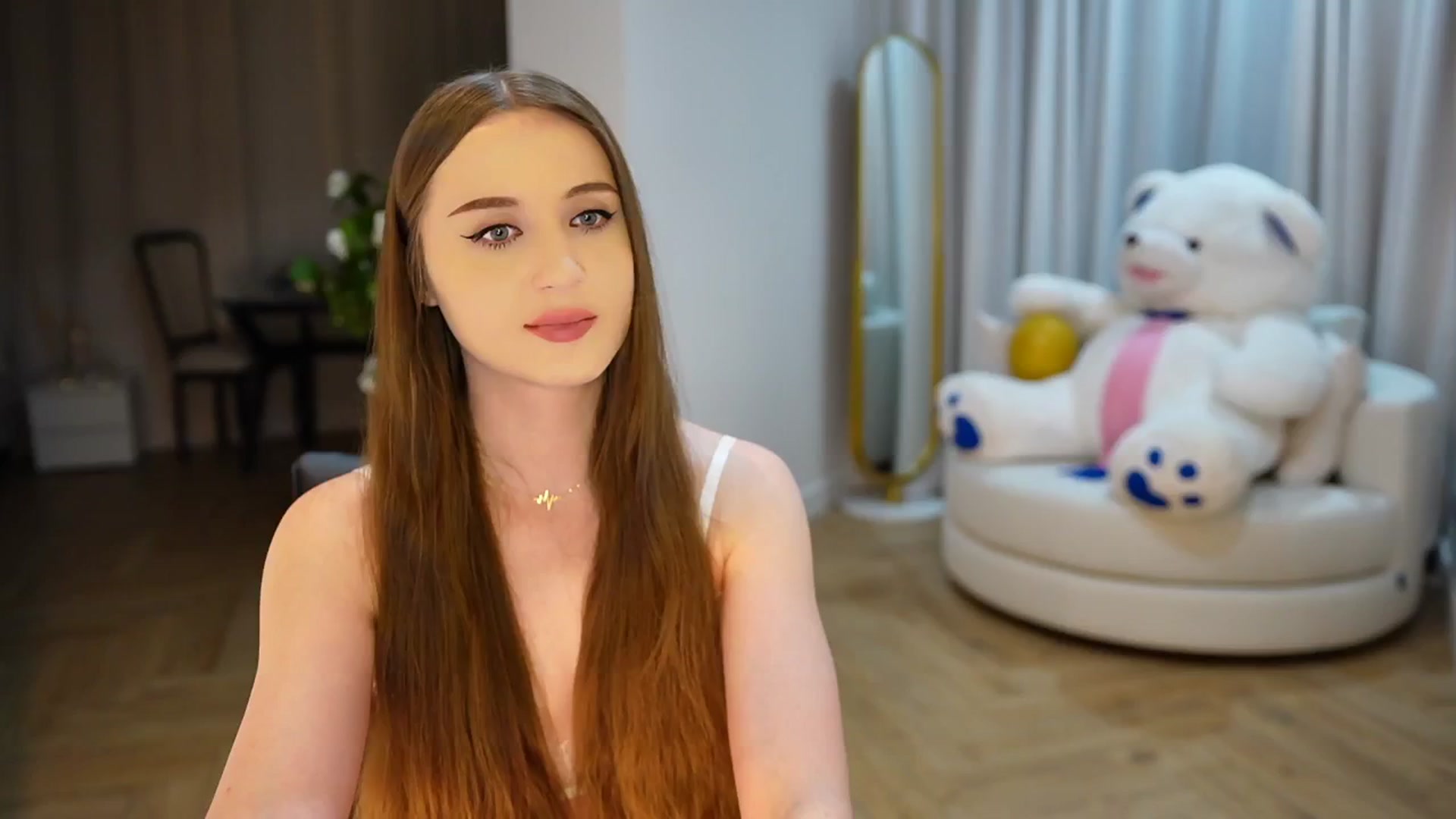 Gallery image thumbnail from Innocent_Soul's myfreecams stream on, 11/19/2024, 19:34 image 11 of 20
