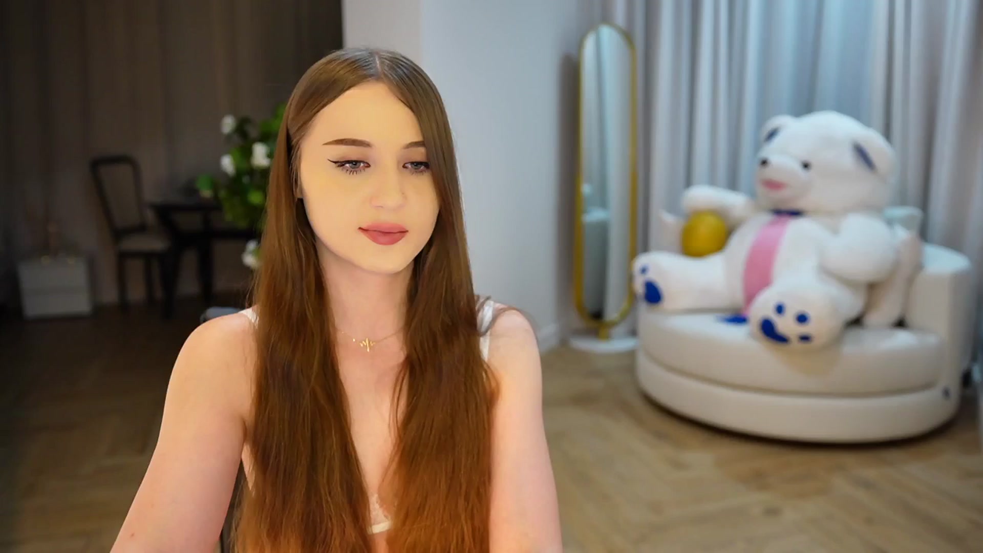 Gallery image thumbnail from Innocent_Soul's myfreecams stream on, 11/19/2024, 19:34 image 2 of 20
