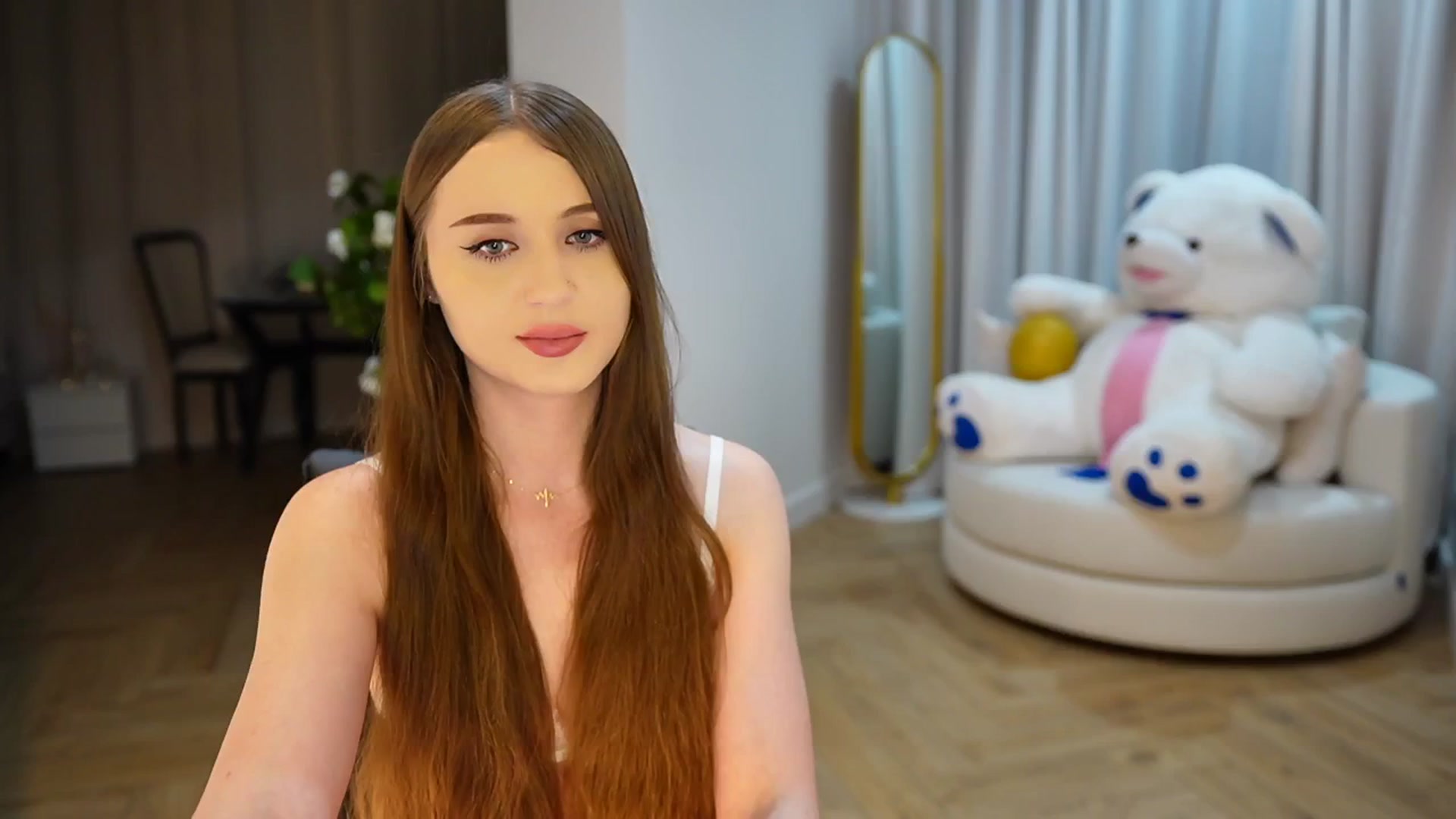 Gallery image thumbnail from Innocent_Soul's myfreecams stream on, 11/19/2024, 19:34 image 3 of 20