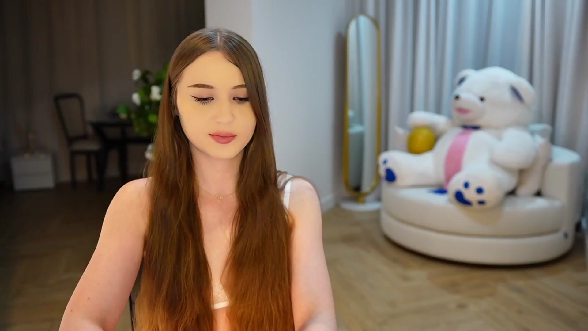 Gallery image thumbnail from Innocent_Soul's myfreecams stream on, 11/19/2024, 19:34 image 1 of 20