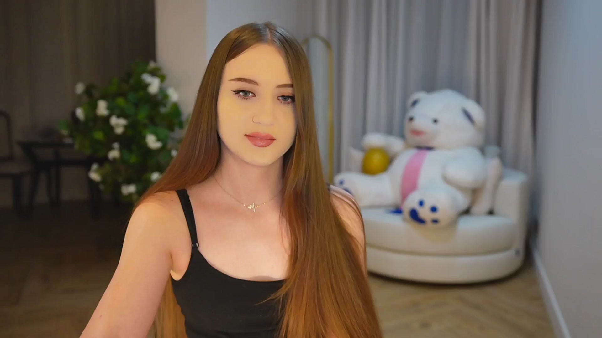 Gallery image thumbnail from Innocent_Soul's myfreecams stream on, 11/20/2024, 15:03 image 7 of 20