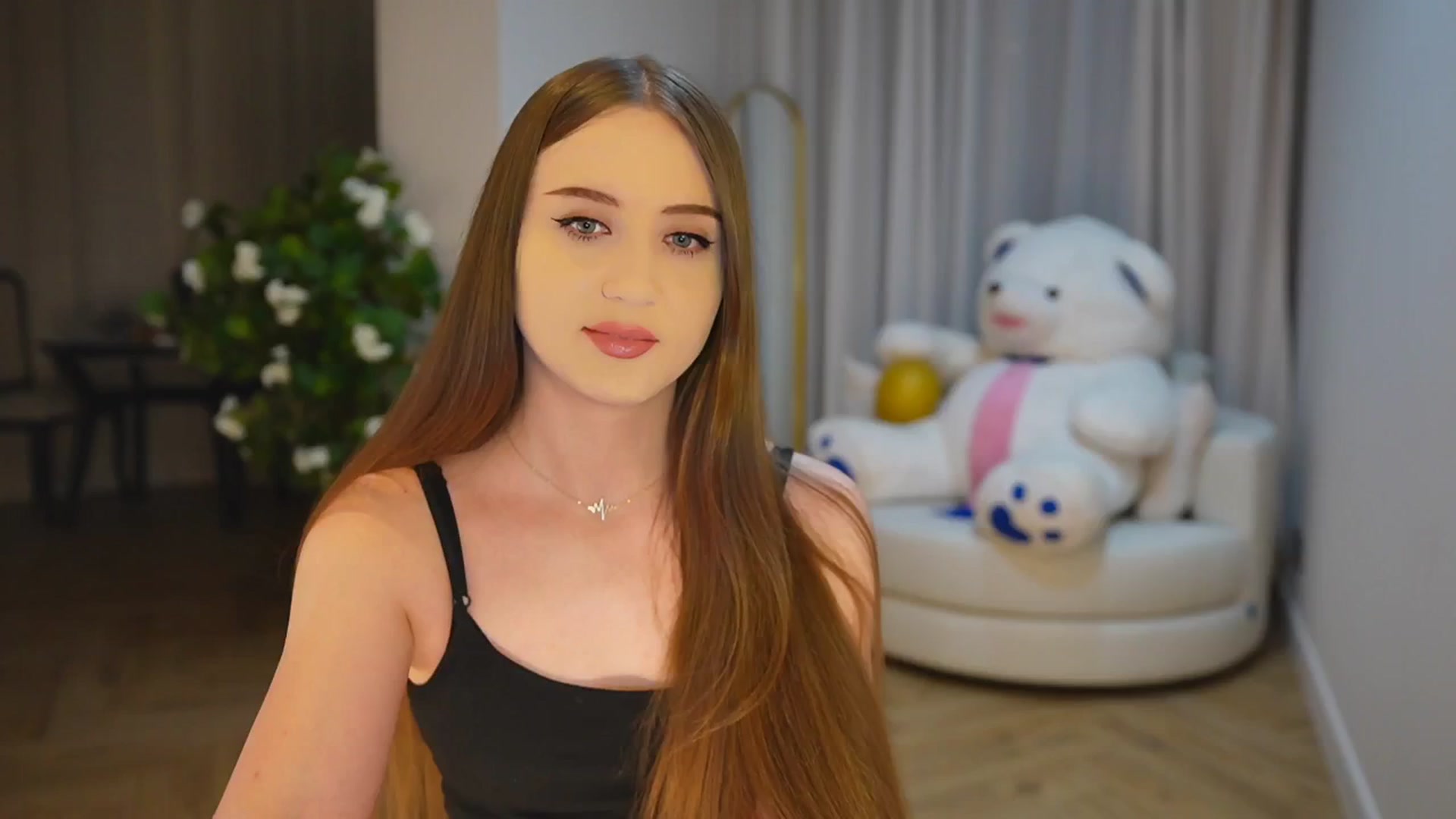 Gallery image thumbnail from Innocent_Soul's myfreecams stream on, 11/20/2024, 15:03 image 9 of 20
