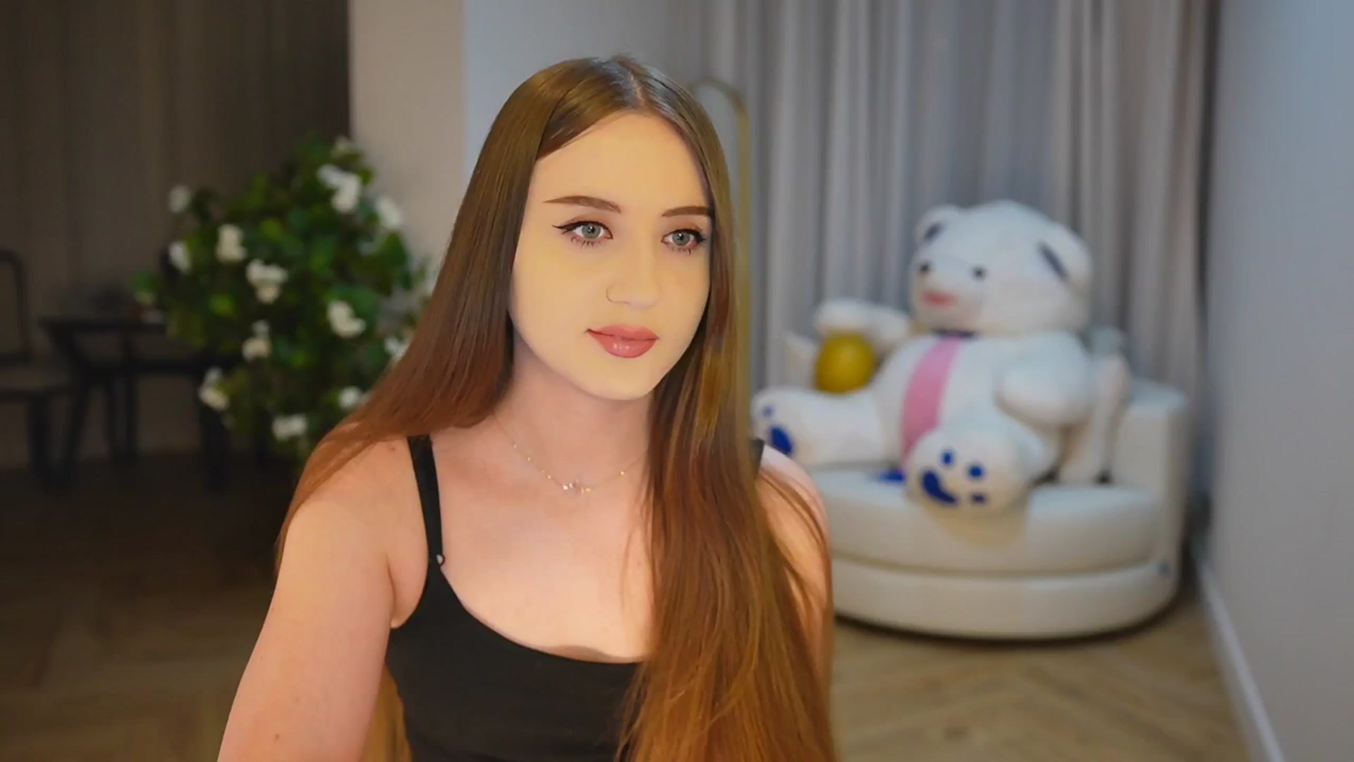 Gallery image thumbnail from Innocent_Soul's myfreecams stream on, 11/20/2024, 15:03 image 12 of 20