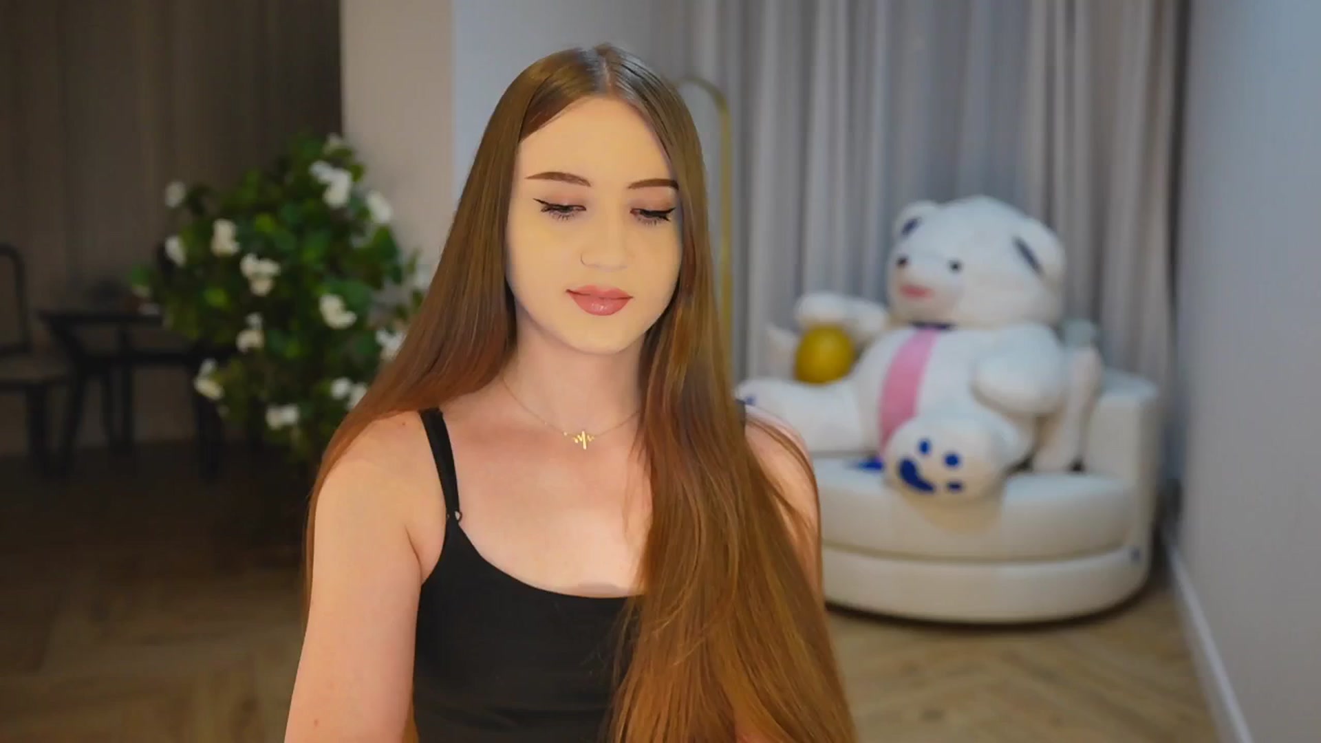 Gallery image thumbnail from Innocent_Soul's myfreecams stream on, 11/20/2024, 15:03 image 11 of 20