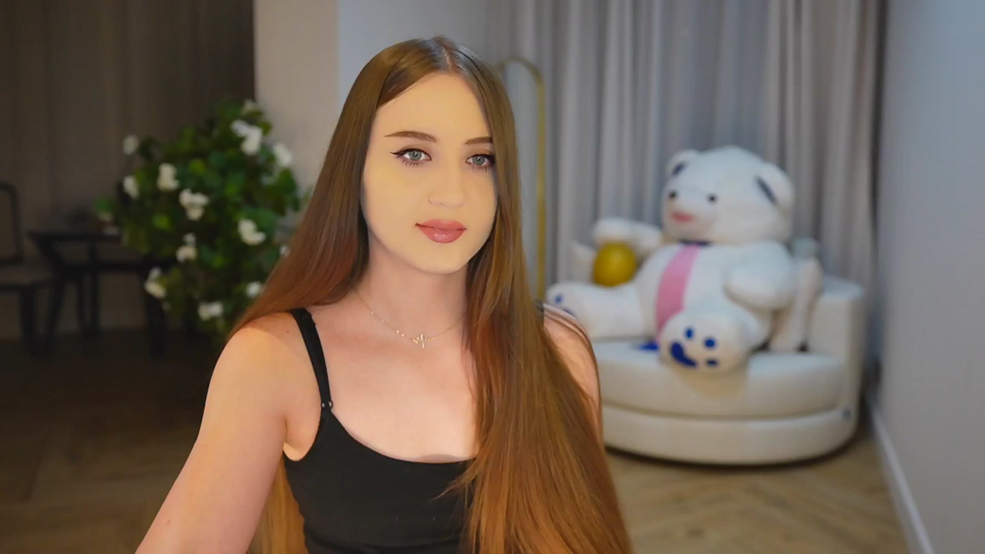 Gallery image thumbnail from Innocent_Soul's myfreecams stream on, 11/20/2024, 15:03 image 5 of 20
