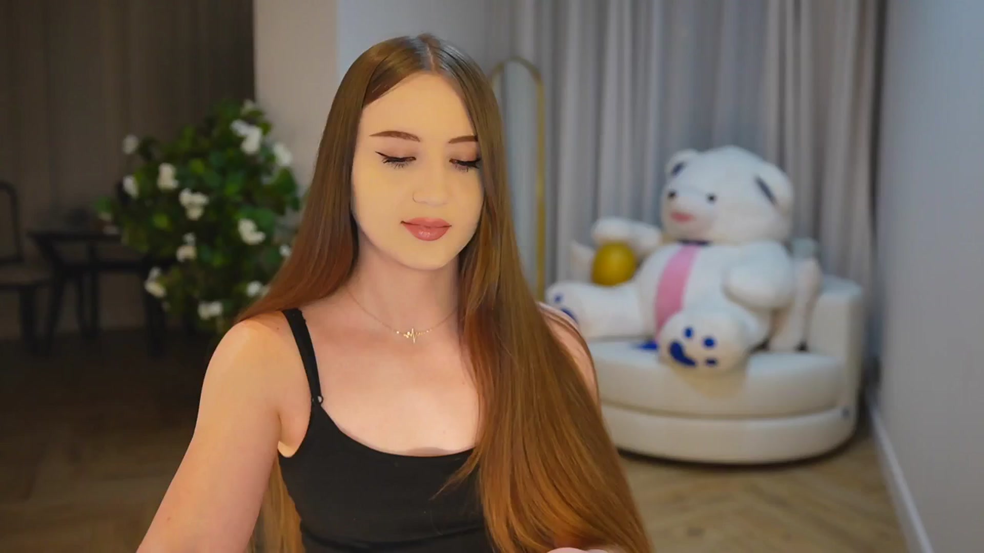 Gallery image thumbnail from Innocent_Soul's myfreecams stream on, 11/20/2024, 15:03 image 3 of 20