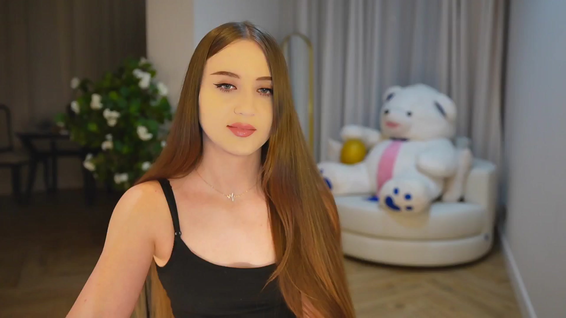 Gallery image thumbnail from Innocent_Soul's myfreecams stream on, 11/20/2024, 15:03 image 16 of 20